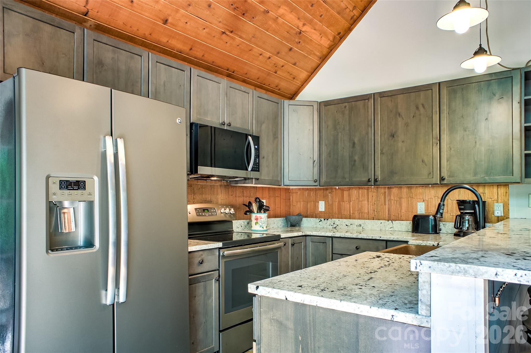 491 Mckenzie Way S #598, 599 — Old Fort