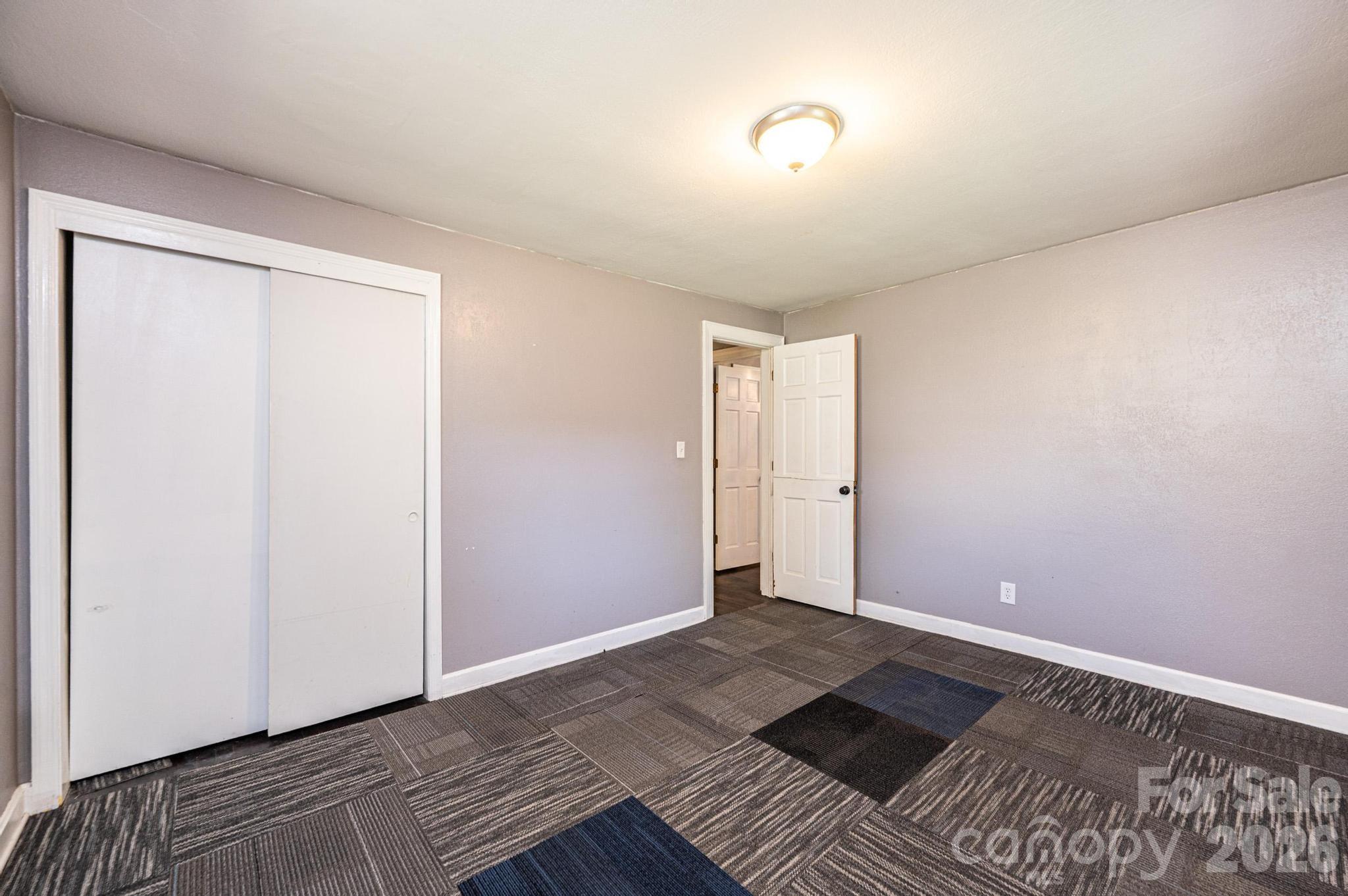 2984 Lutz Boulevard — Newton