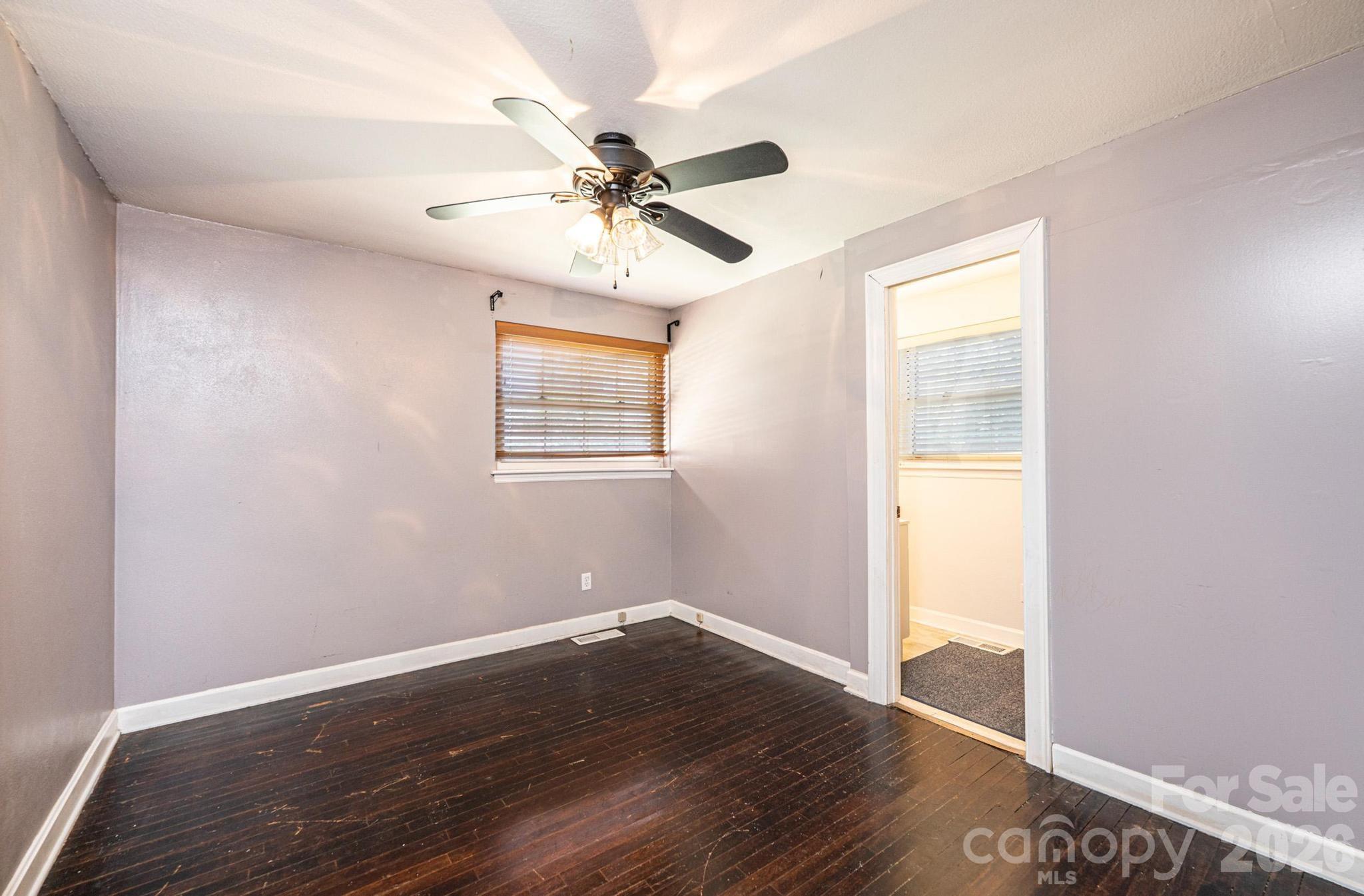 2984 Lutz Boulevard — Newton