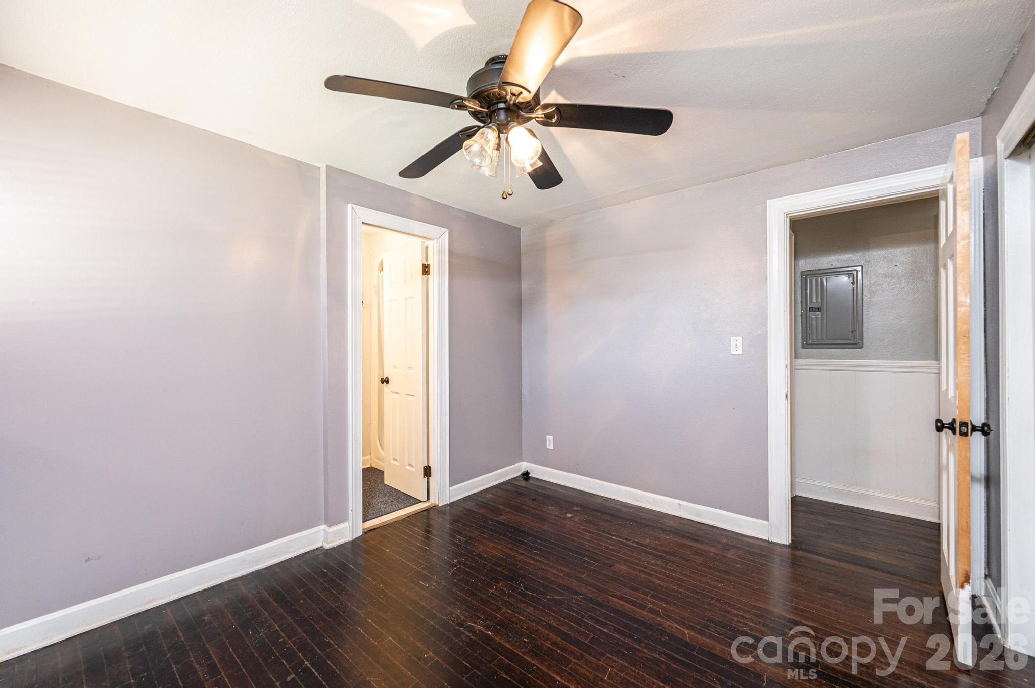 2984 Lutz Boulevard — Newton