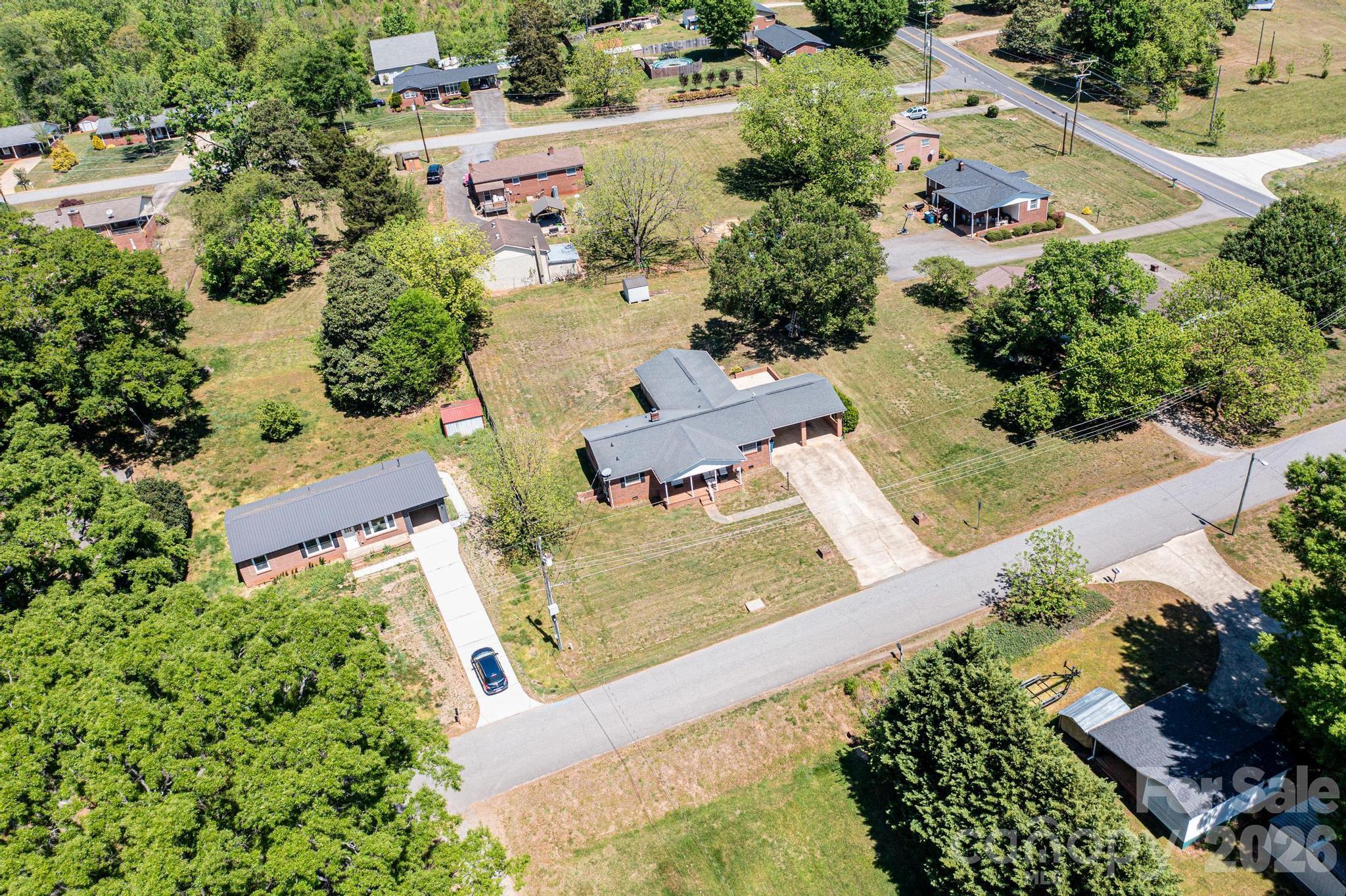 2984 Lutz Boulevard — Newton