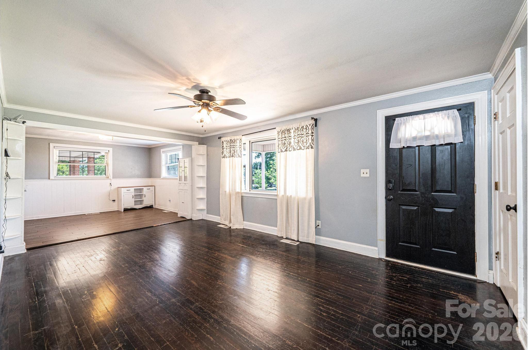2984 Lutz Boulevard — Newton