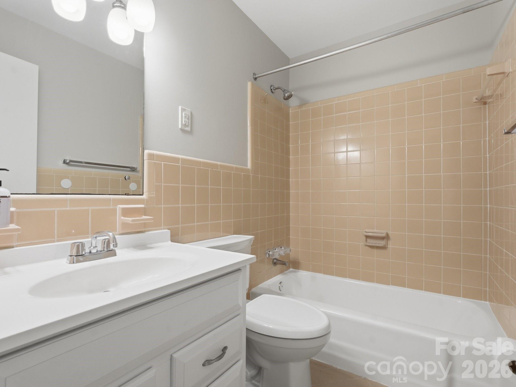 7401 Woodstream Drive — Charlotte
