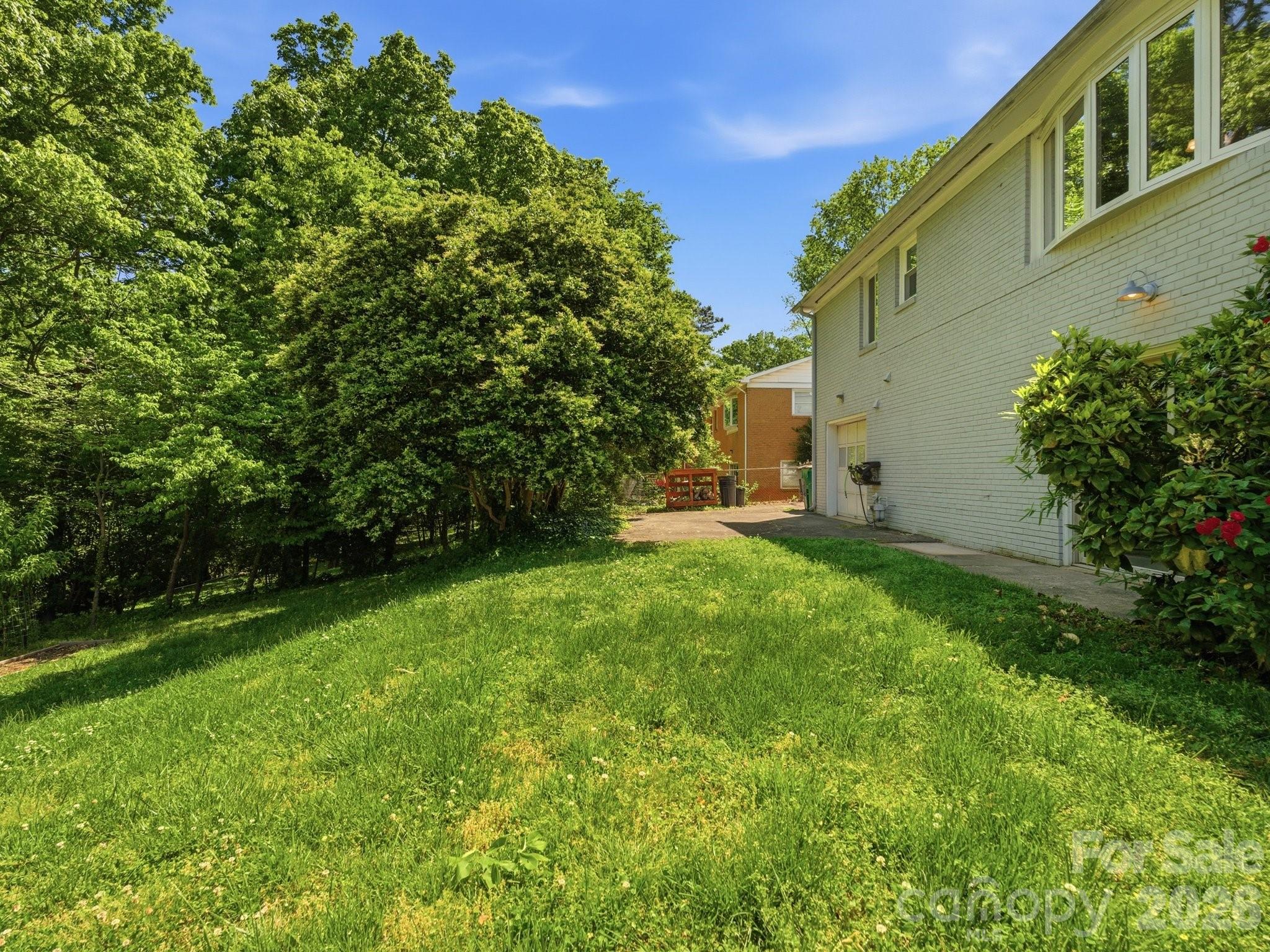 7401 Woodstream Drive — Charlotte