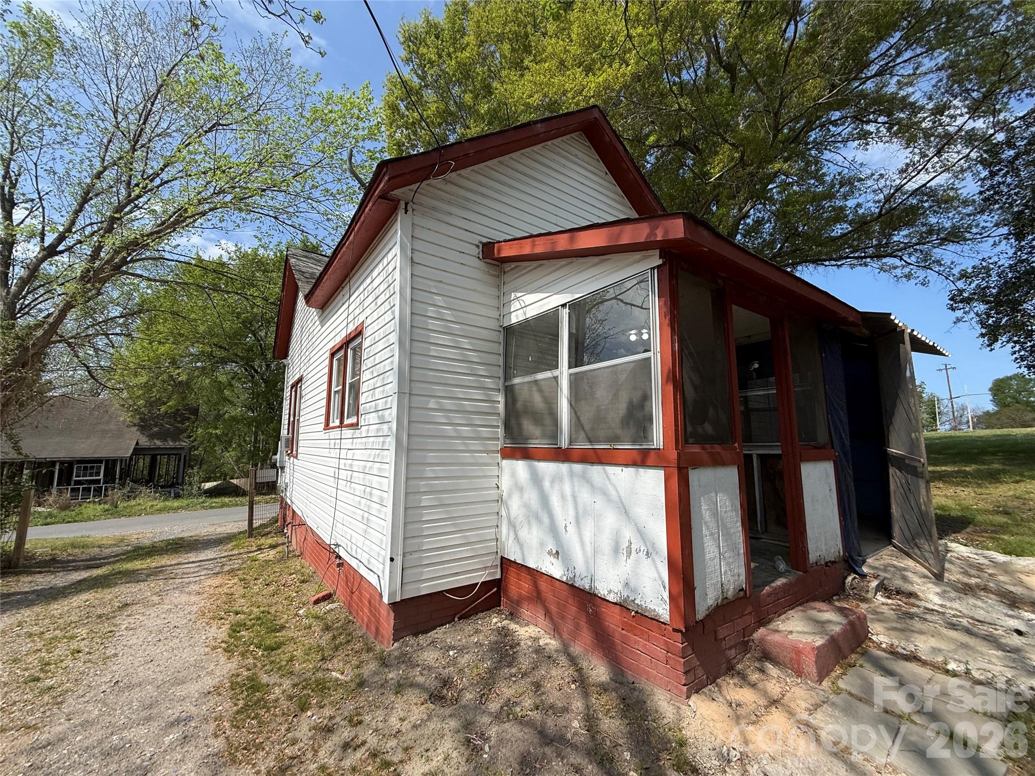 965 13th Street — Lancaster