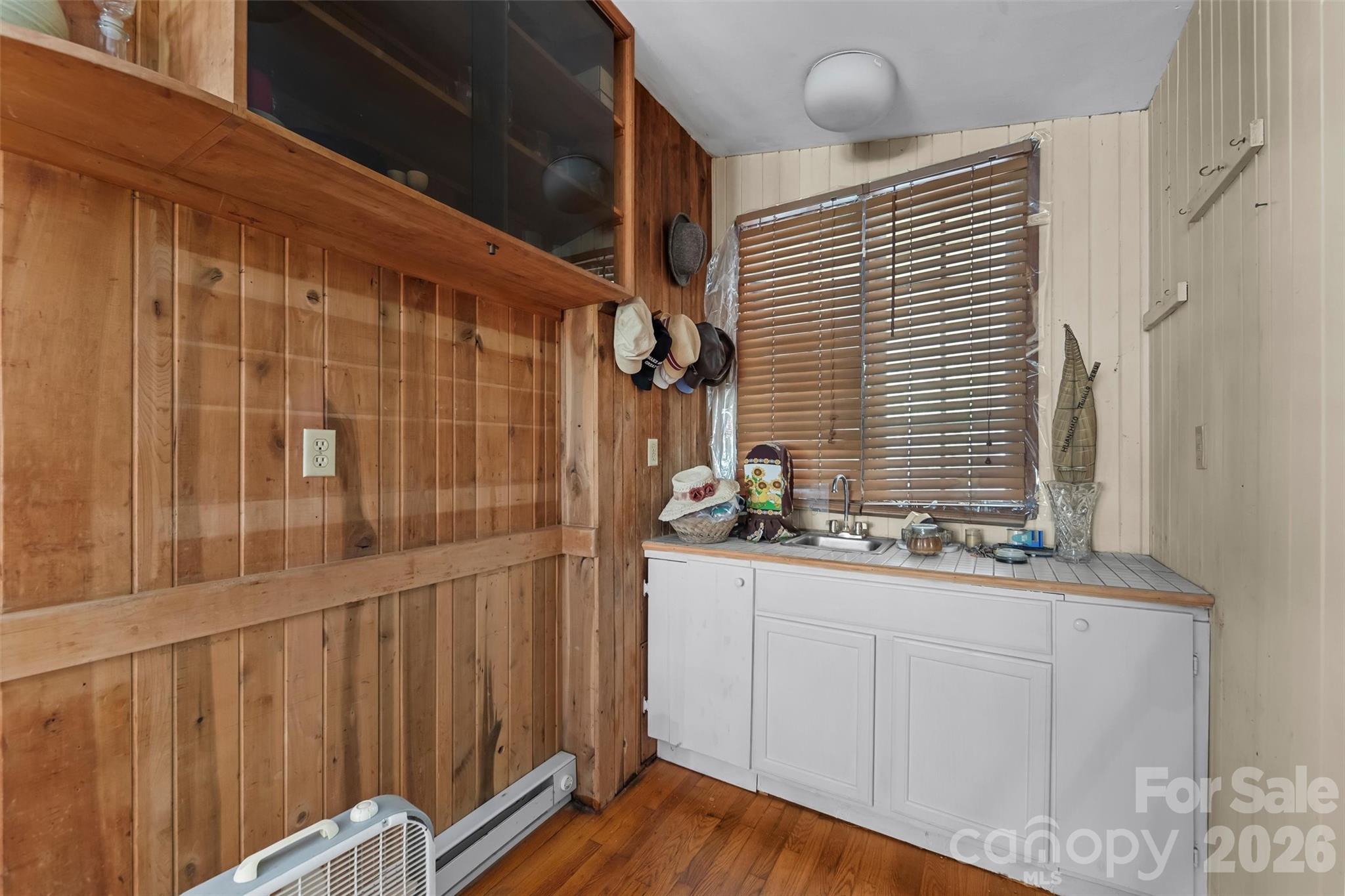 1717 Howard Moore Road — Hot Springs