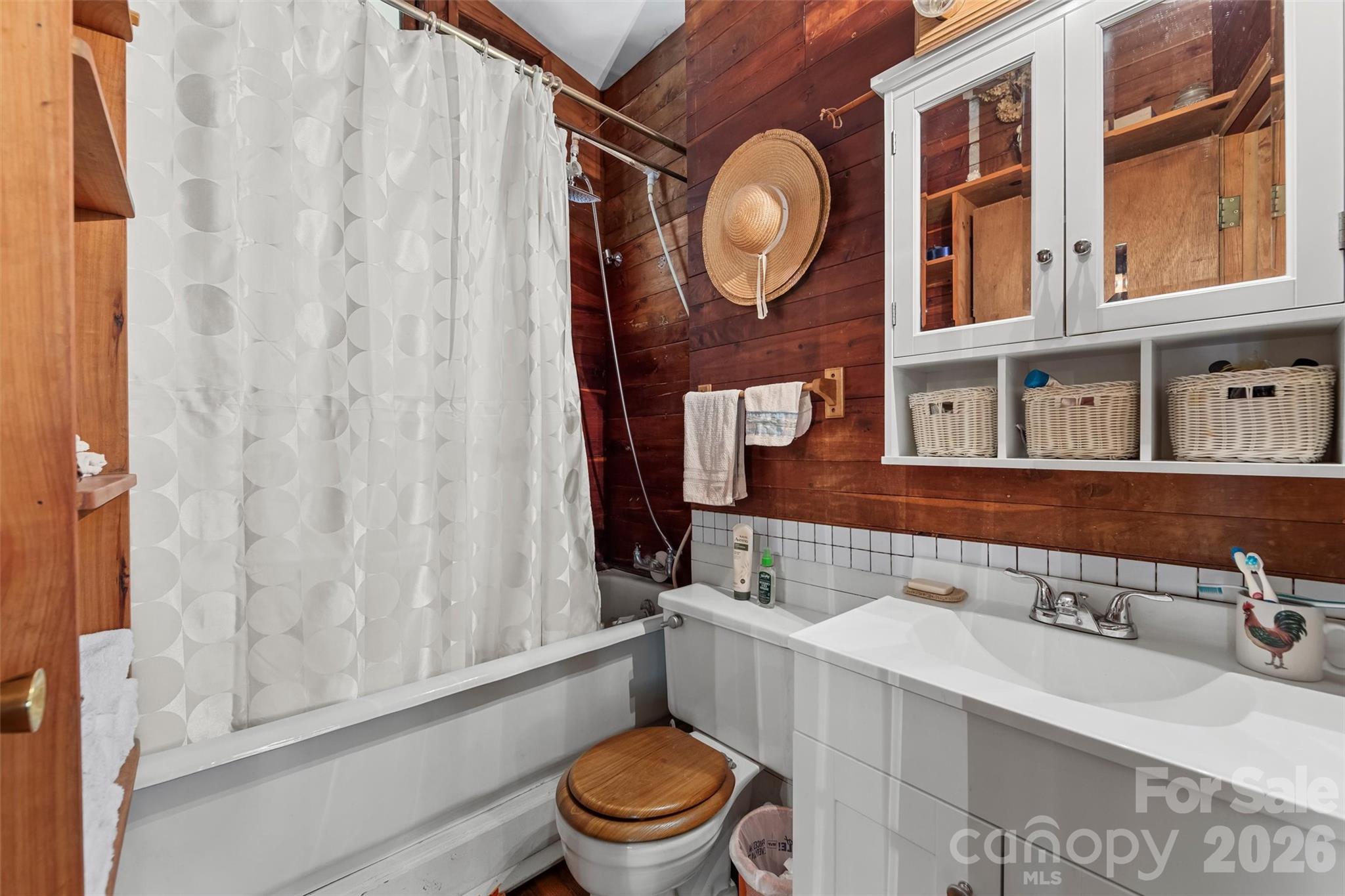 1717 Howard Moore Road — Hot Springs