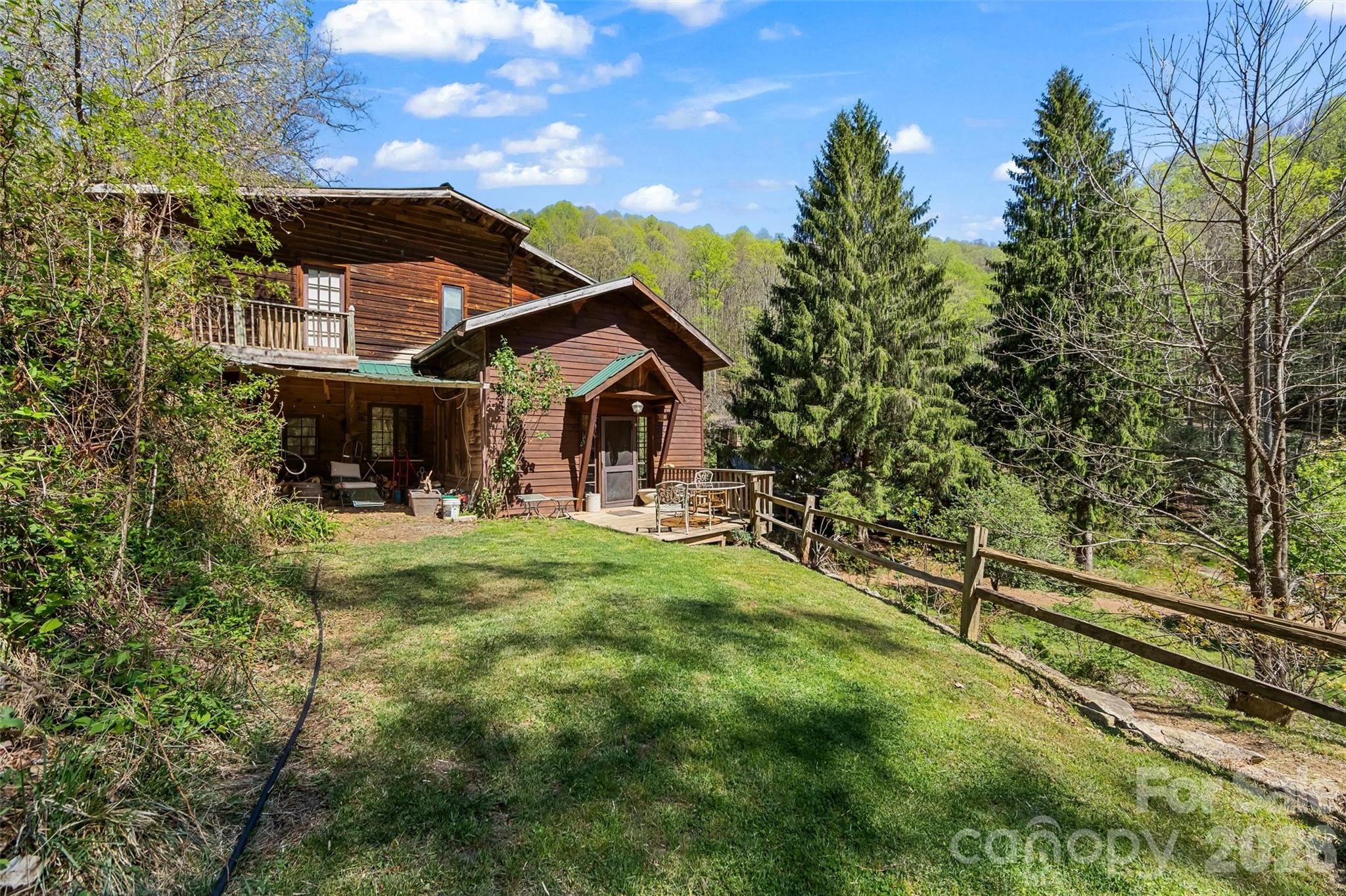 1717 Howard Moore Road — Hot Springs