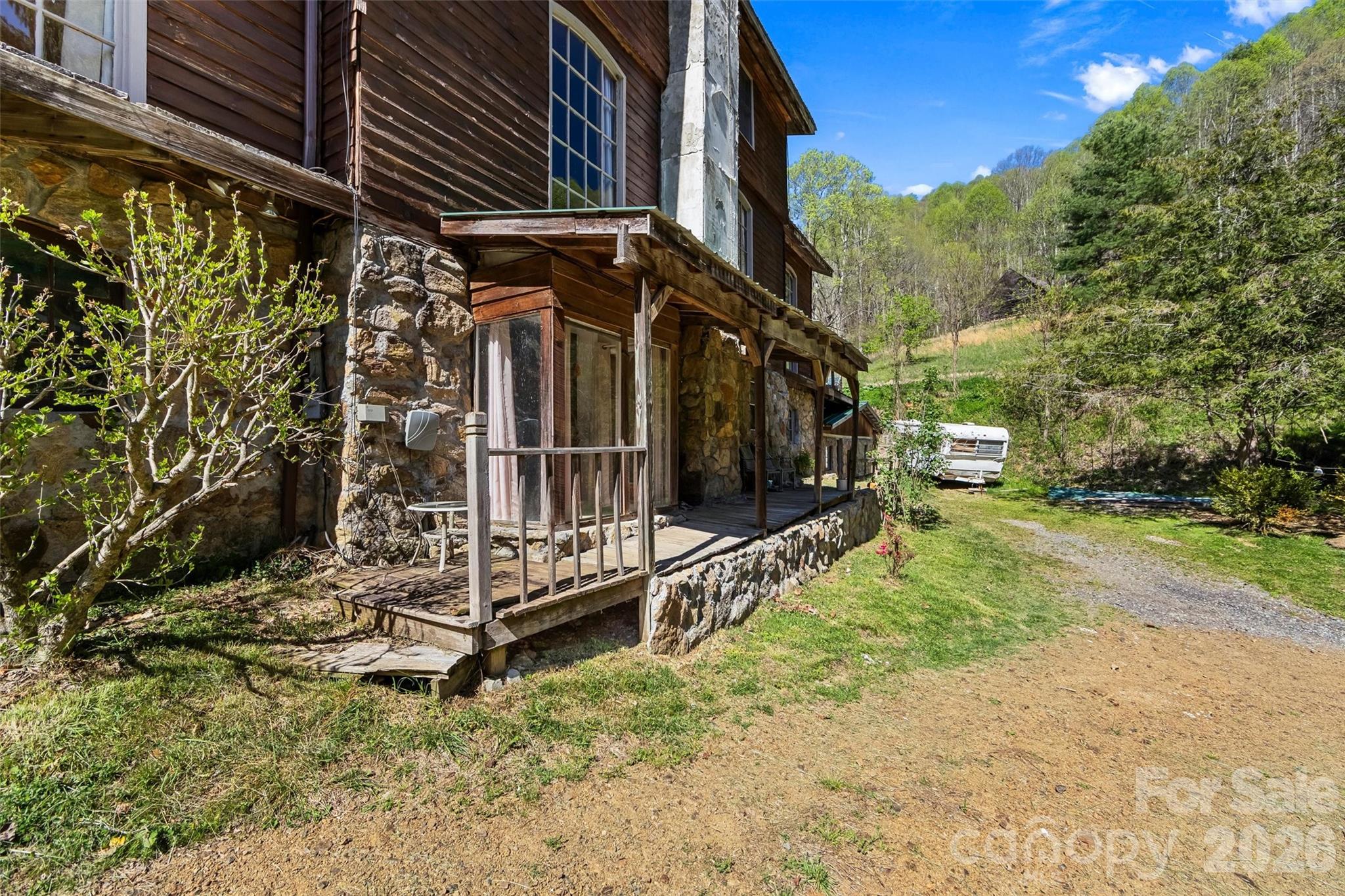 1717 Howard Moore Road — Hot Springs
