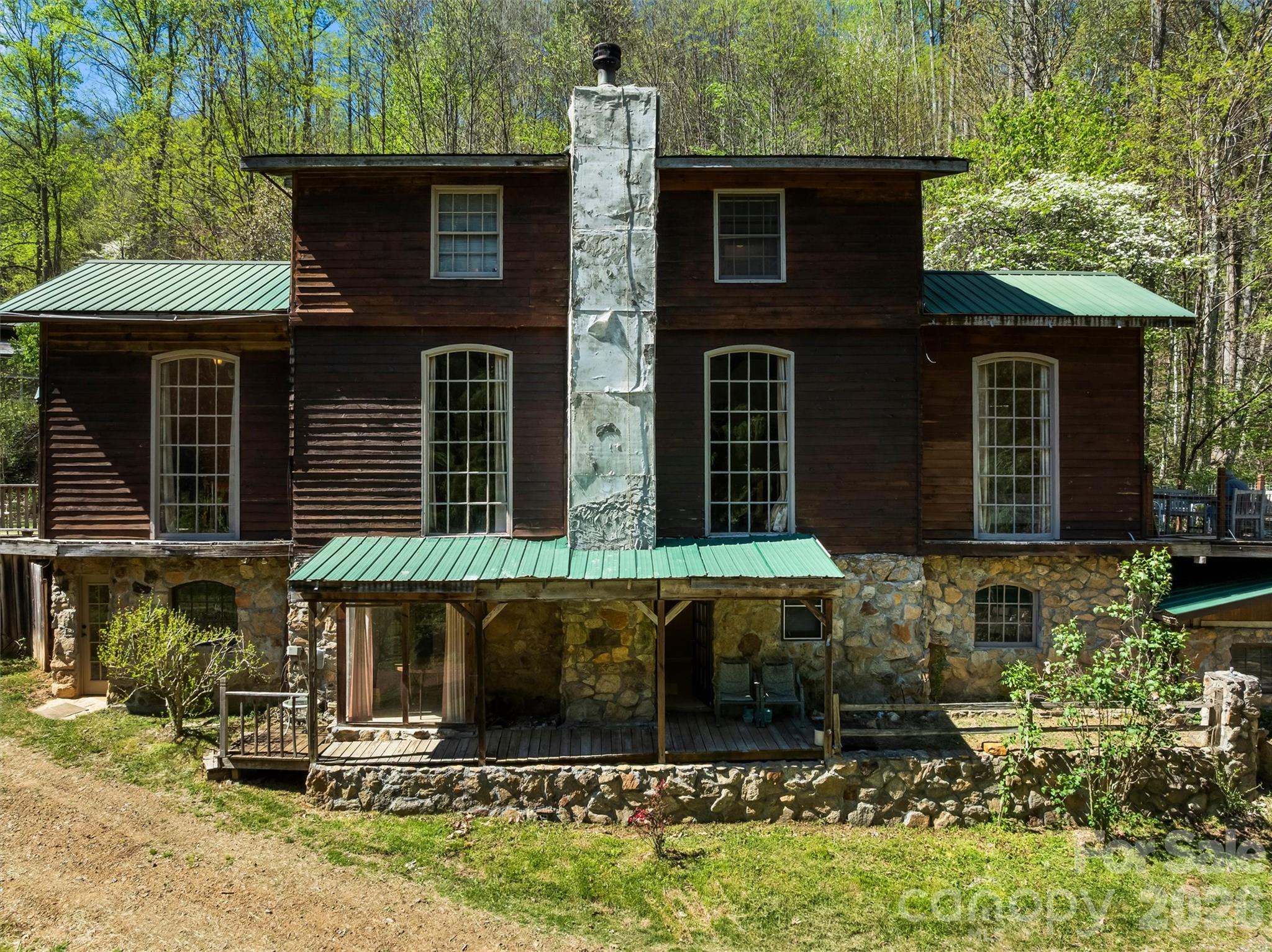 1717 Howard Moore Road — Hot Springs