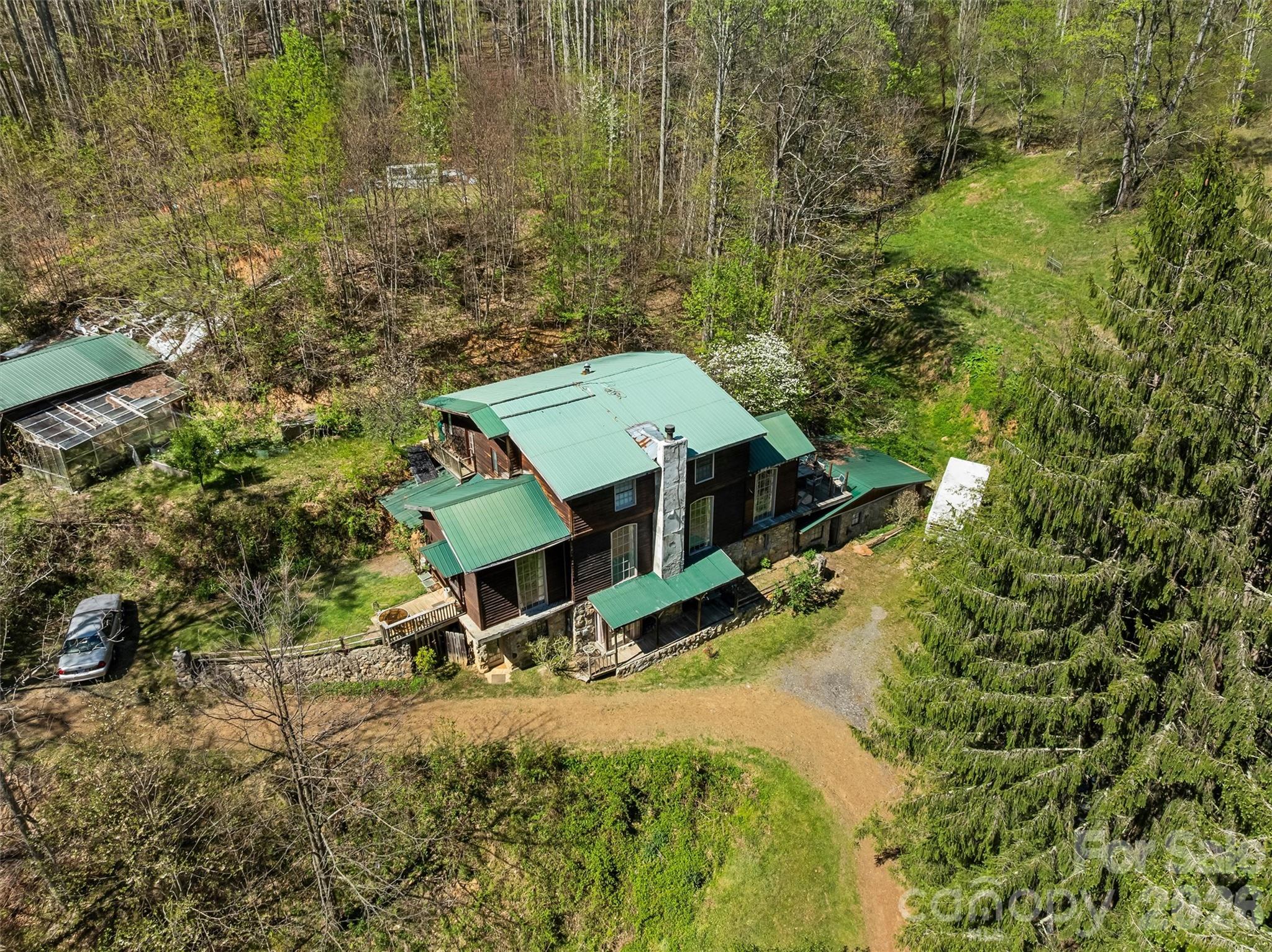 1717 Howard Moore Road — Hot Springs