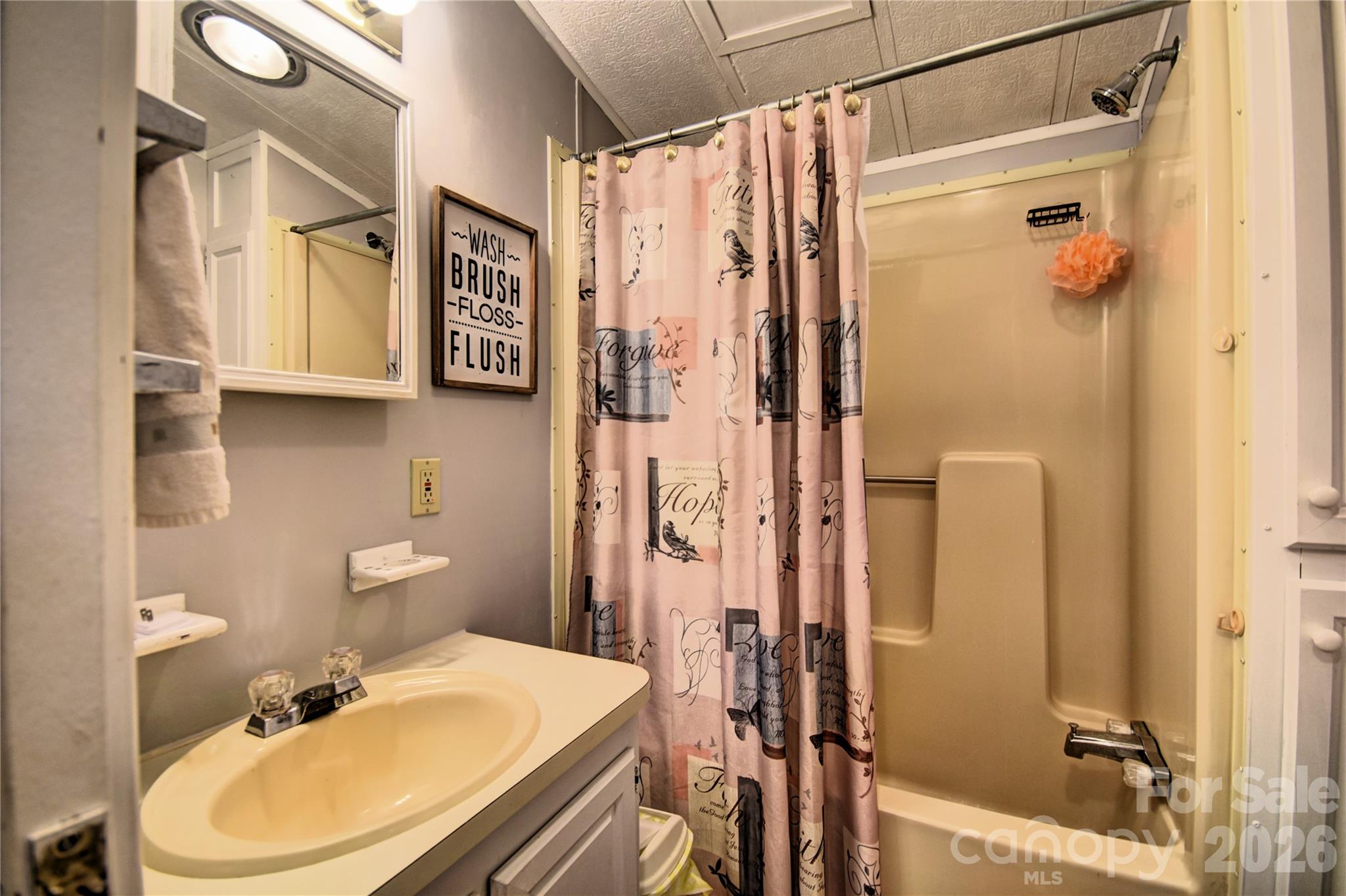 91 Mallard Loop — Waynesville