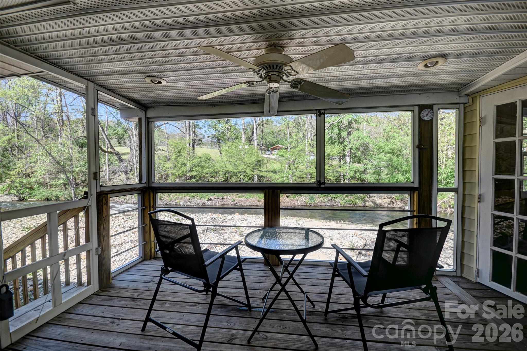 91 Mallard Loop — Waynesville