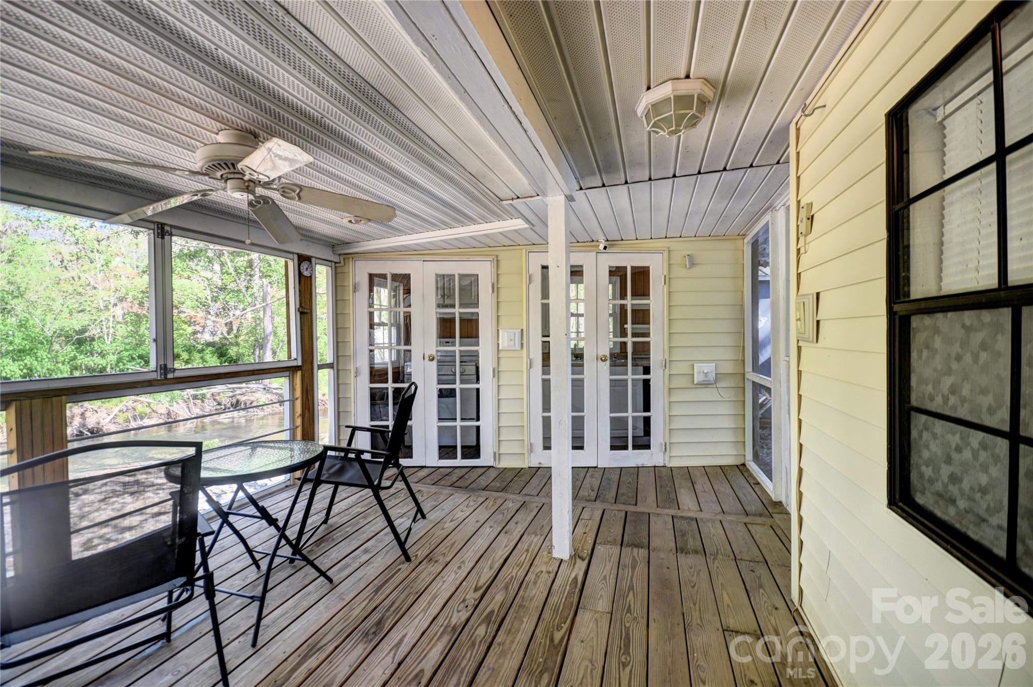 91 Mallard Loop — Waynesville