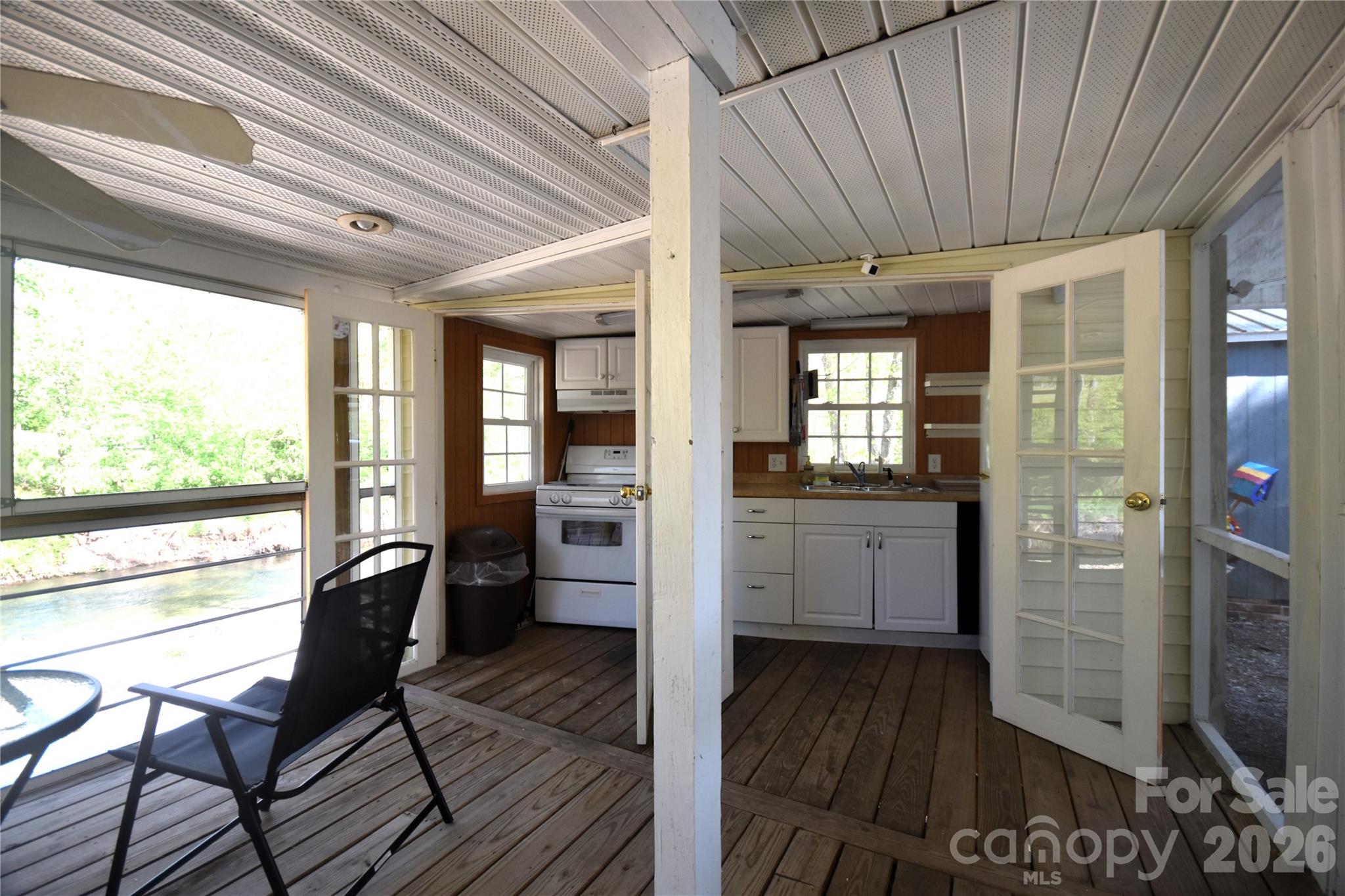 91 Mallard Loop — Waynesville