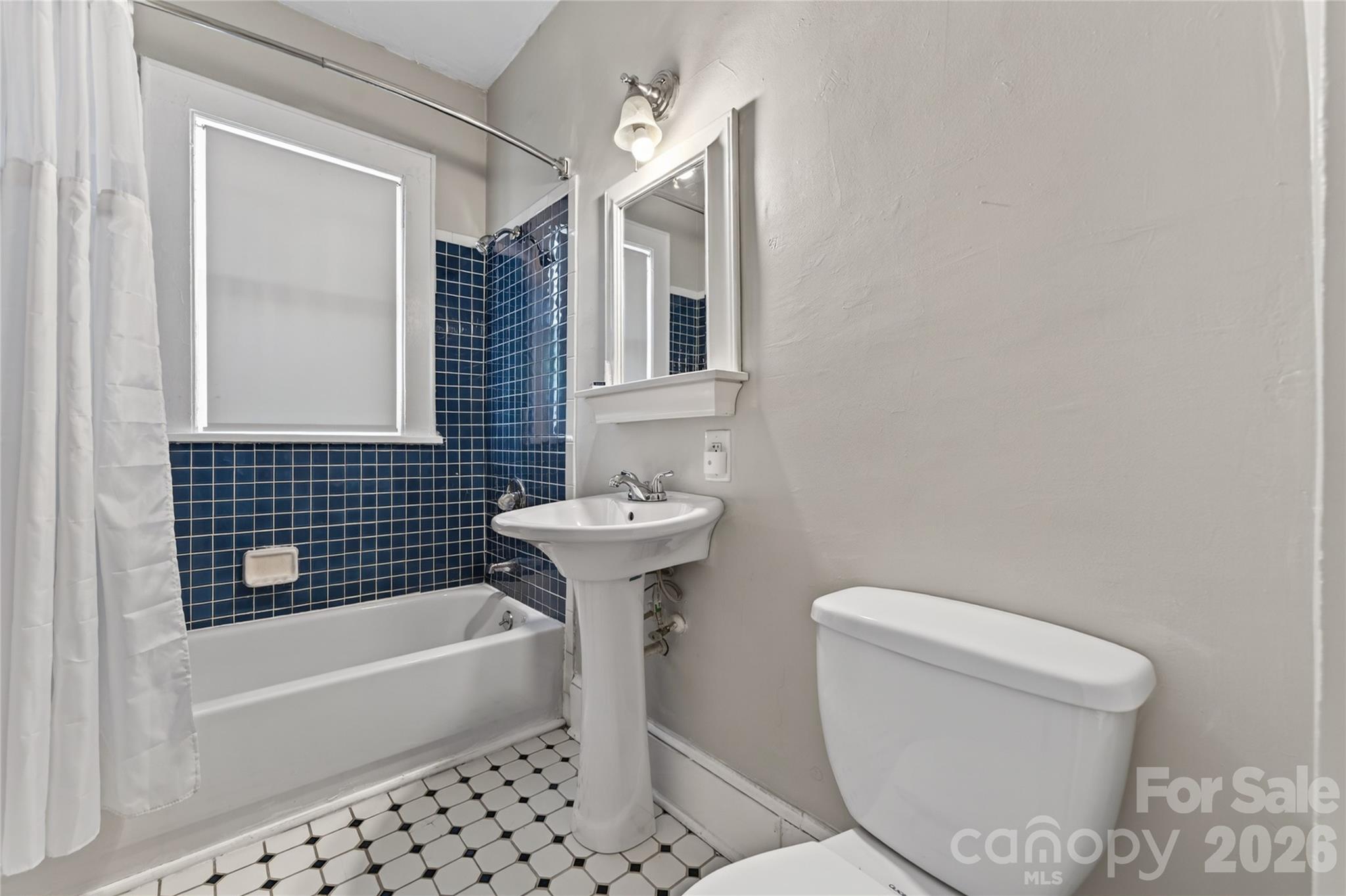 405 Walnut Avenue — Charlotte