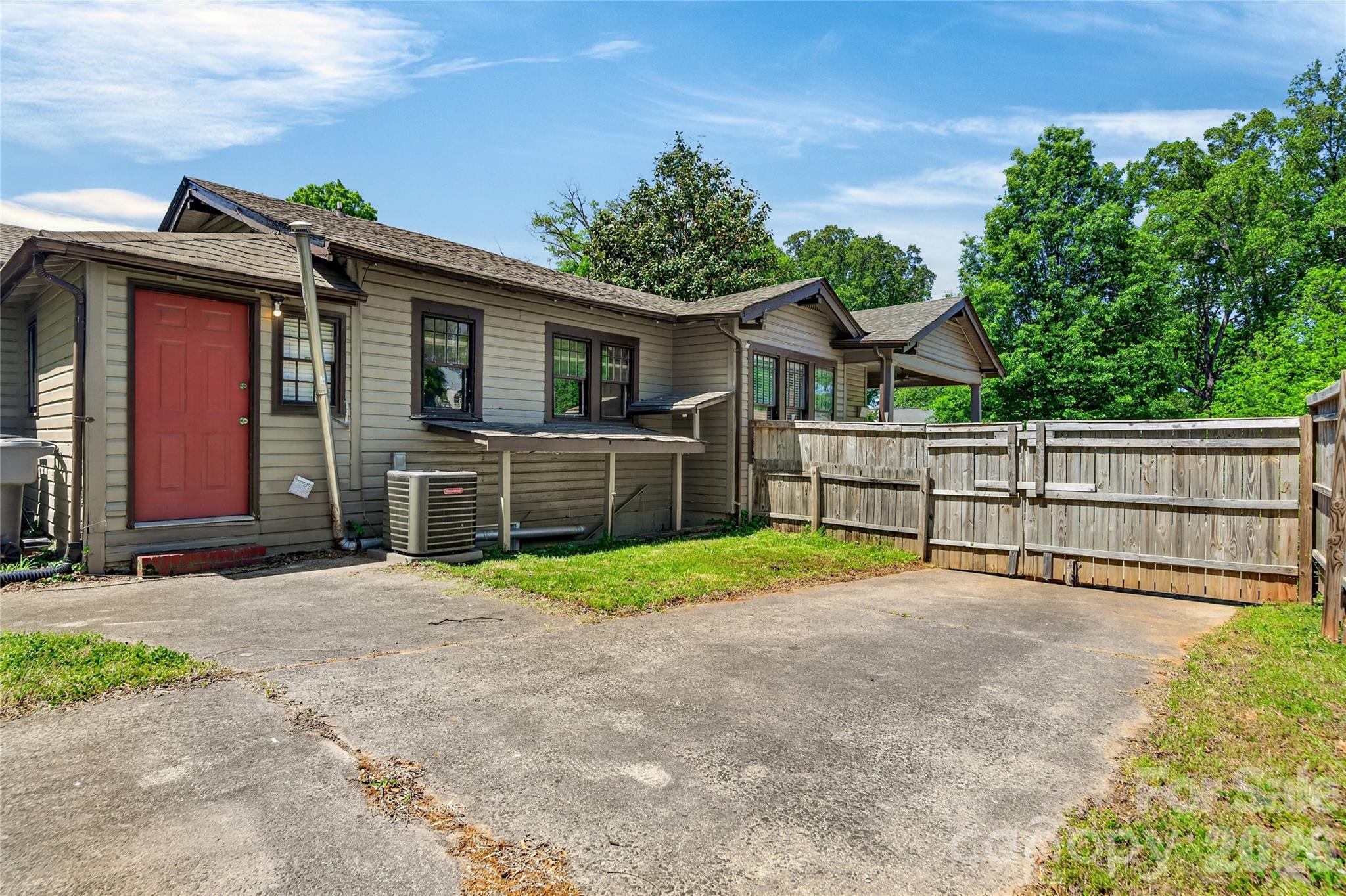 405 Walnut Avenue — Charlotte