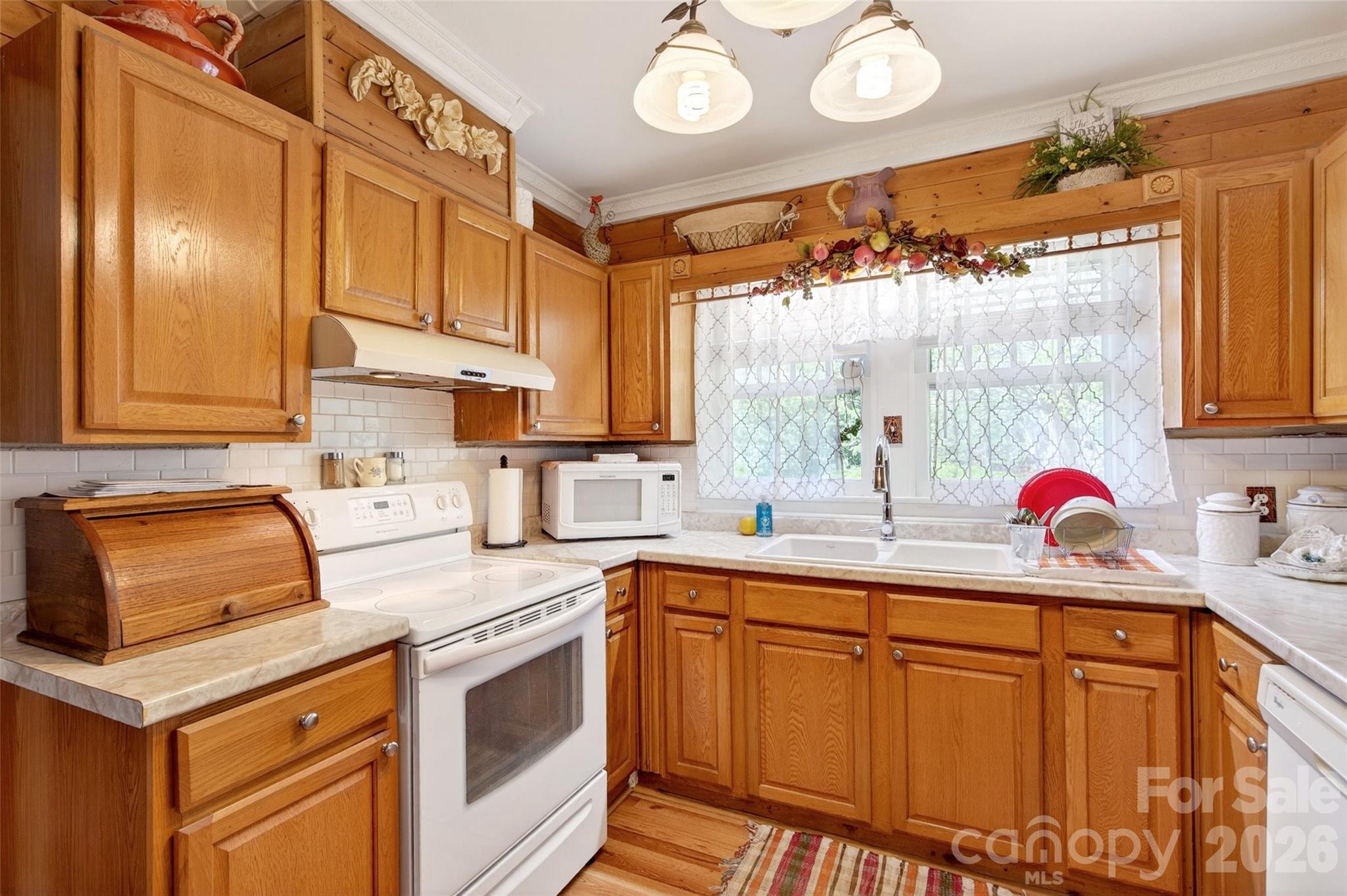 6507 S 226 Highway — Spruce Pine