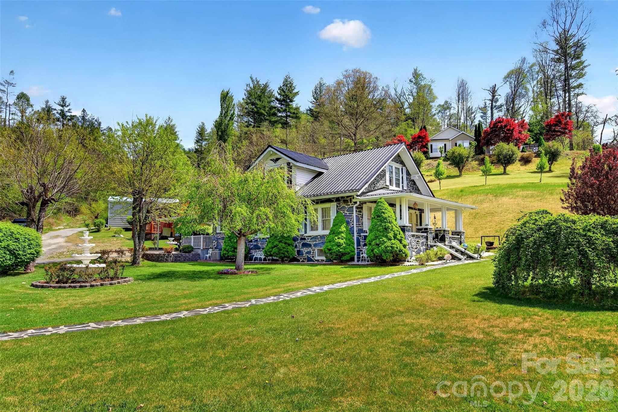 6507 S 226 Highway — Spruce Pine