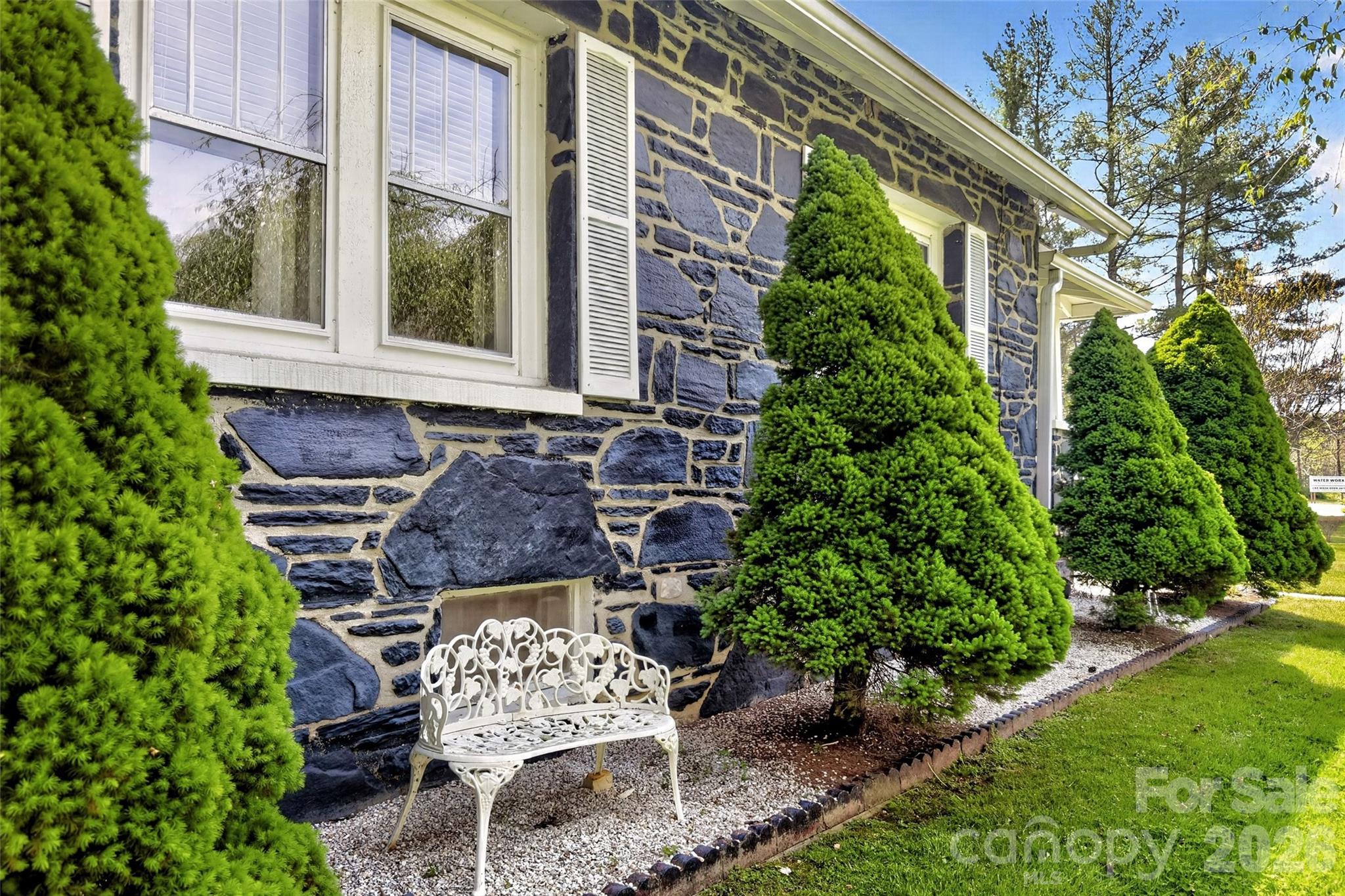 6507 S 226 Highway — Spruce Pine