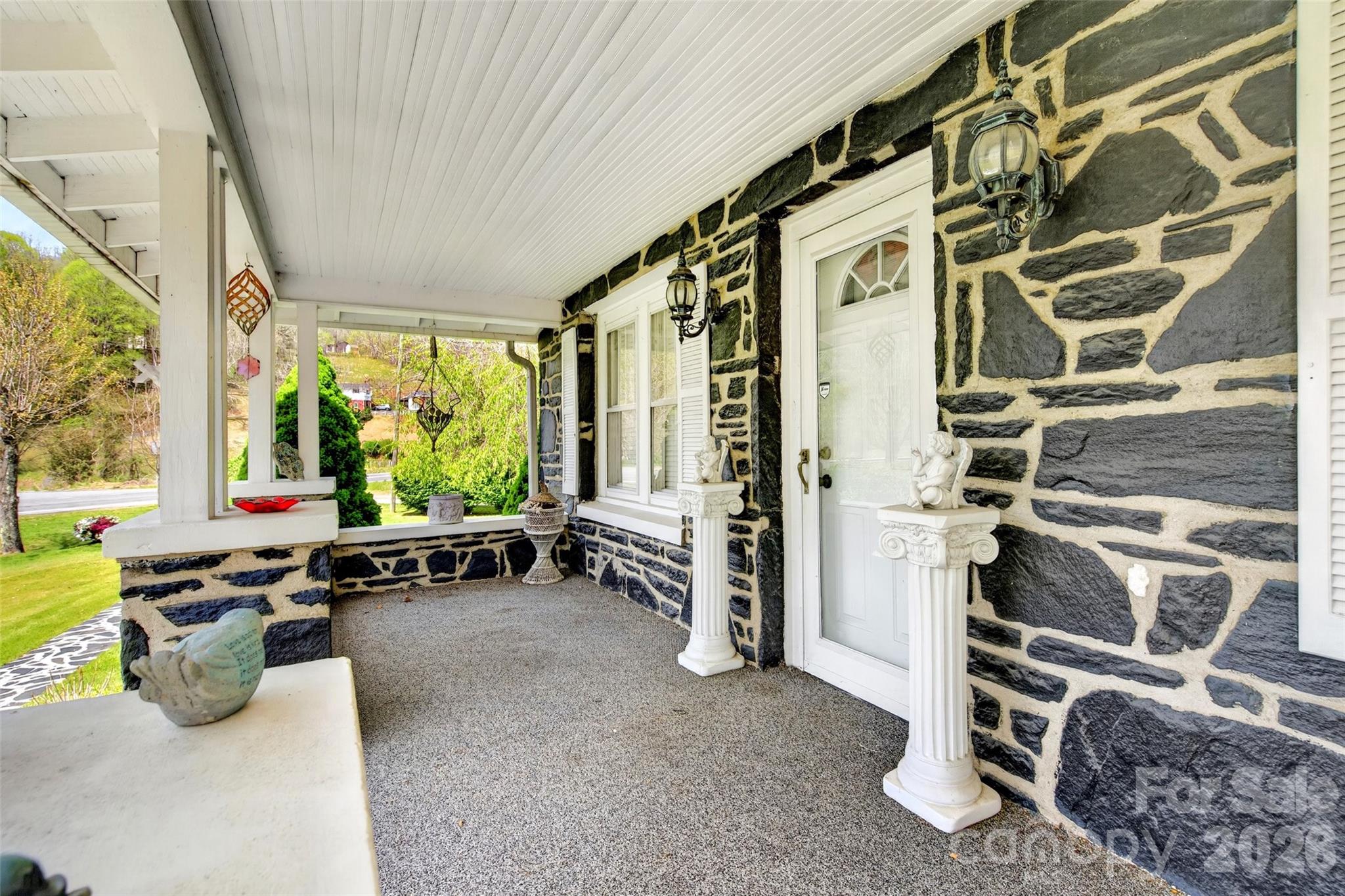 6507 S 226 Highway — Spruce Pine