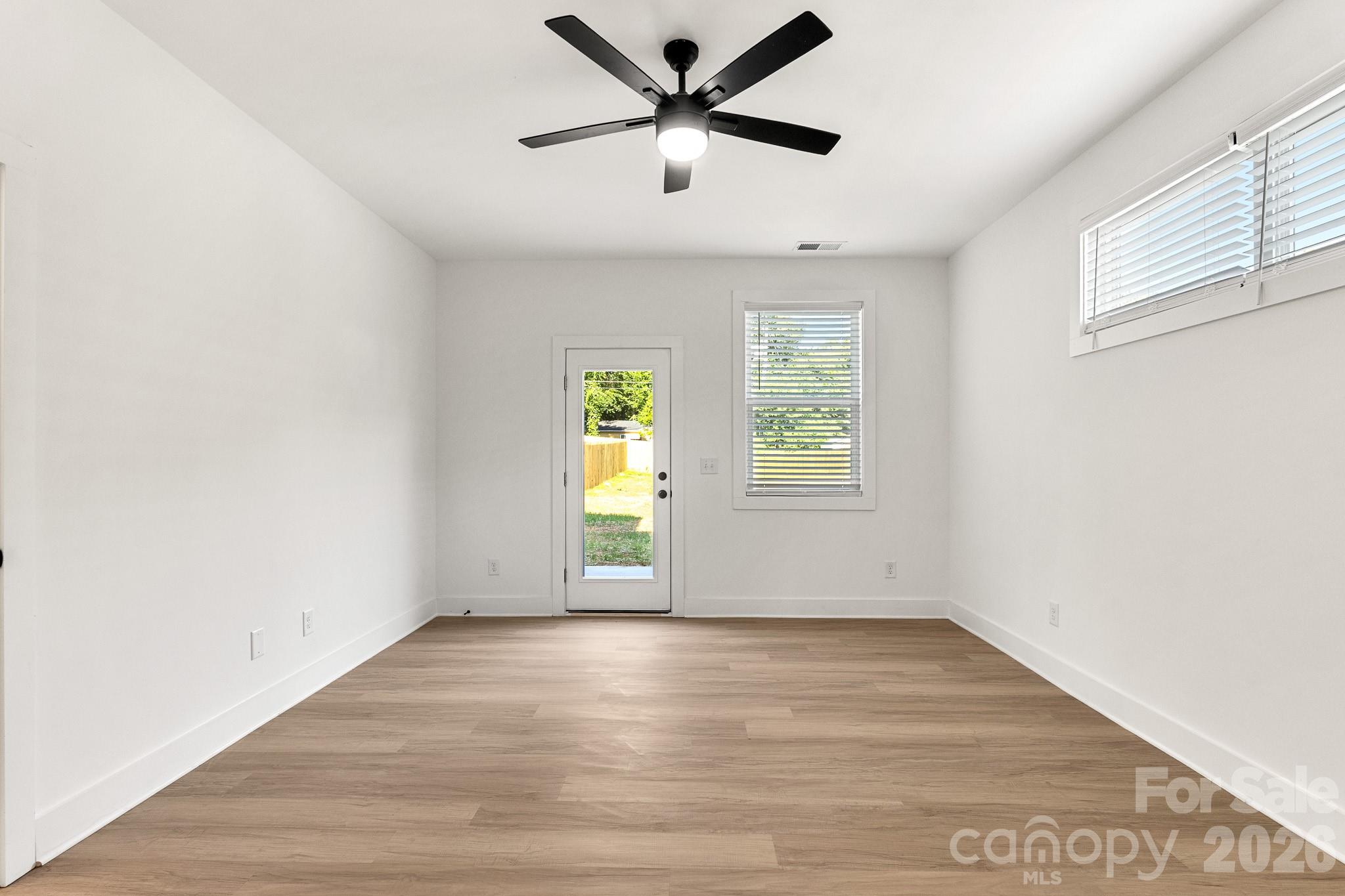 2522 Deherradora Avenue — Charlotte