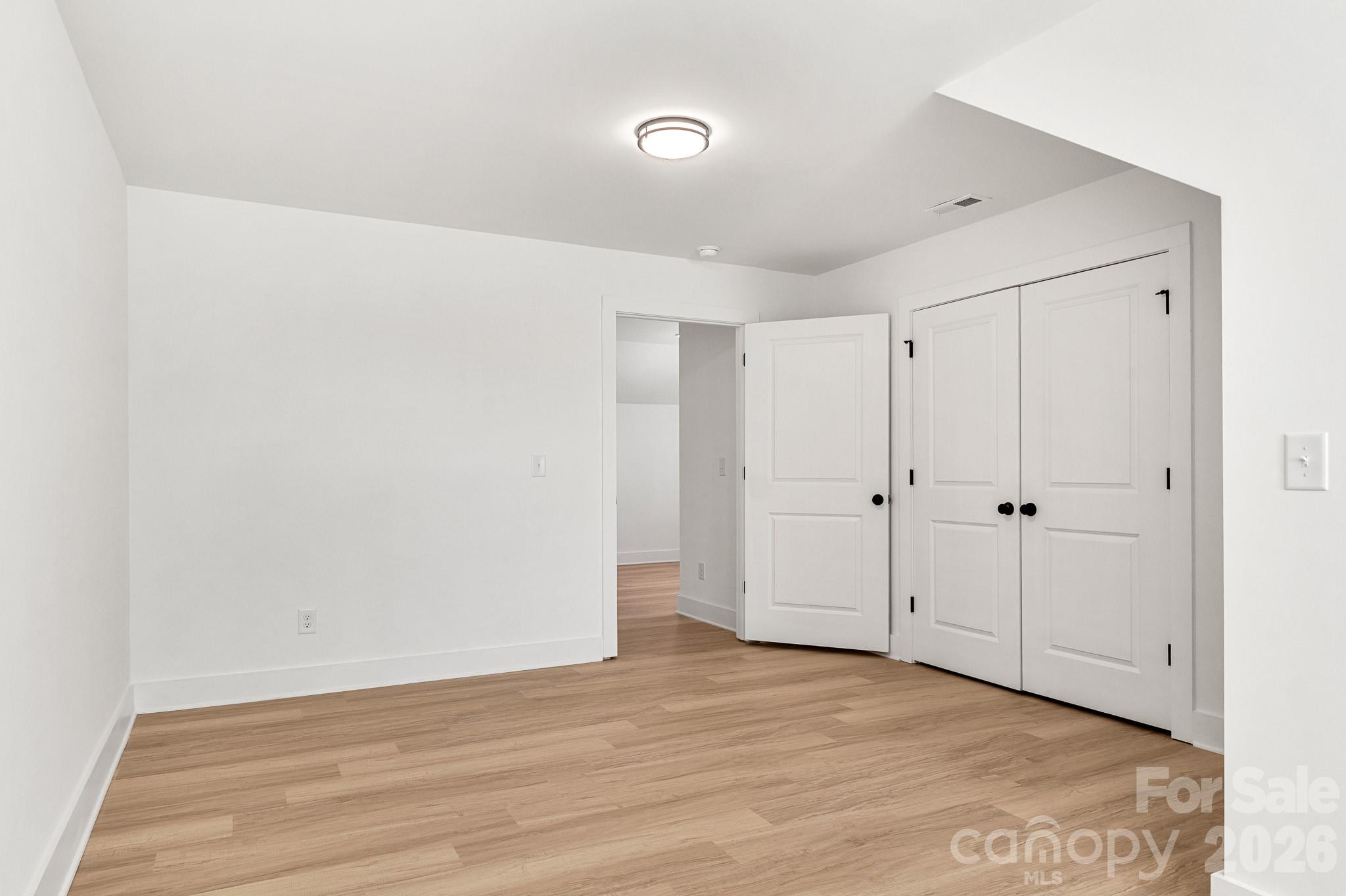 2522 Deherradora Avenue — Charlotte
