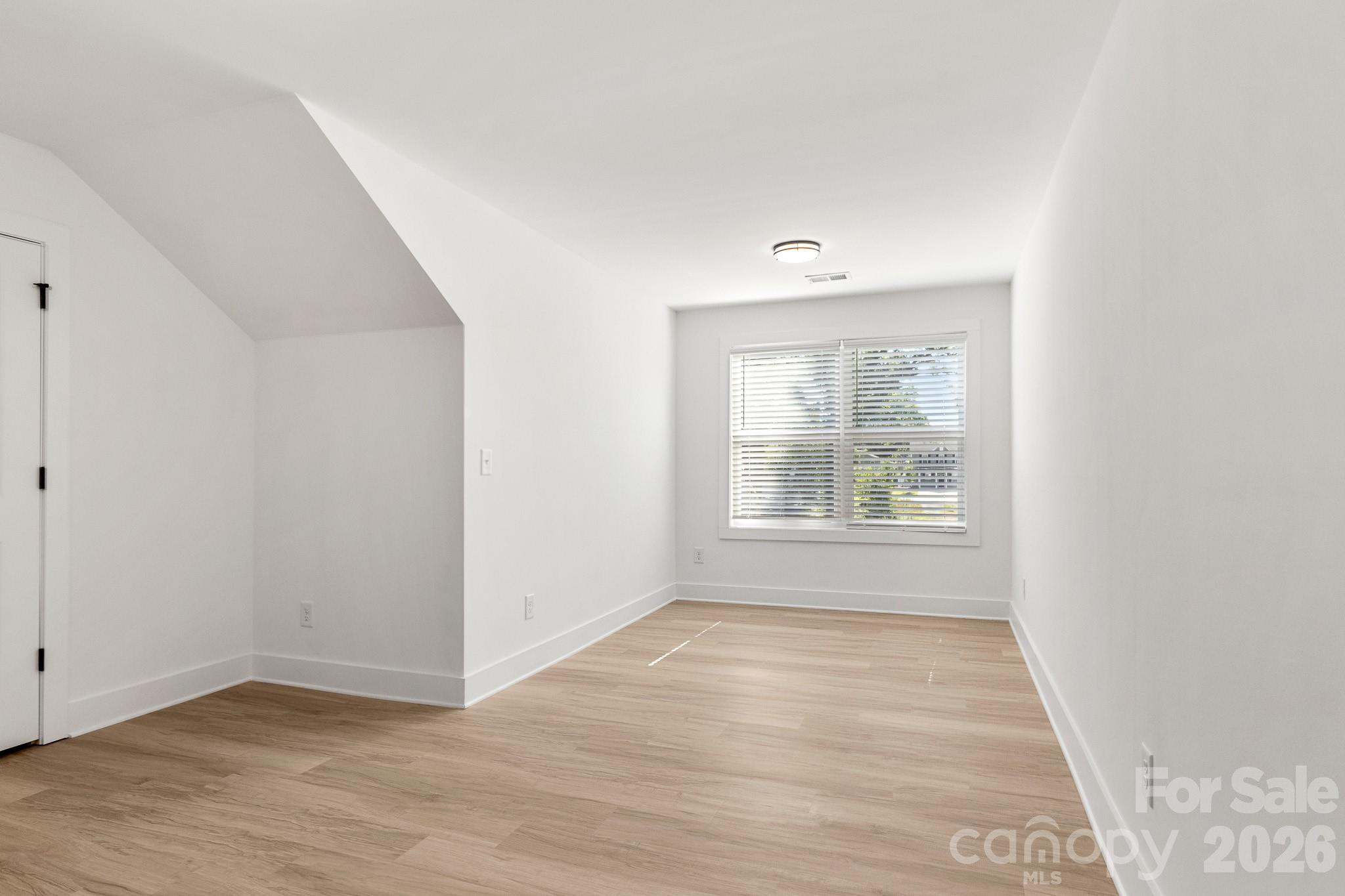 2522 Deherradora Avenue — Charlotte