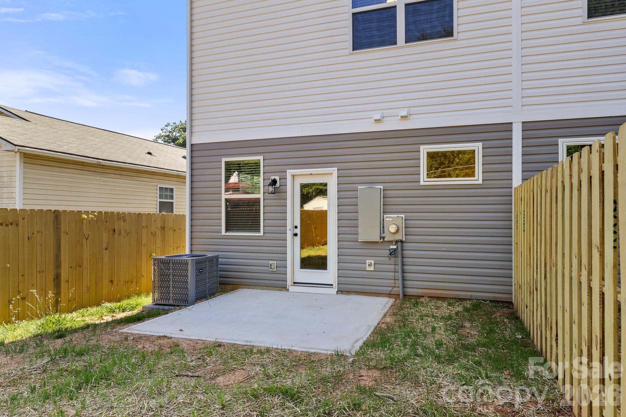2522 Deherradora Avenue — Charlotte