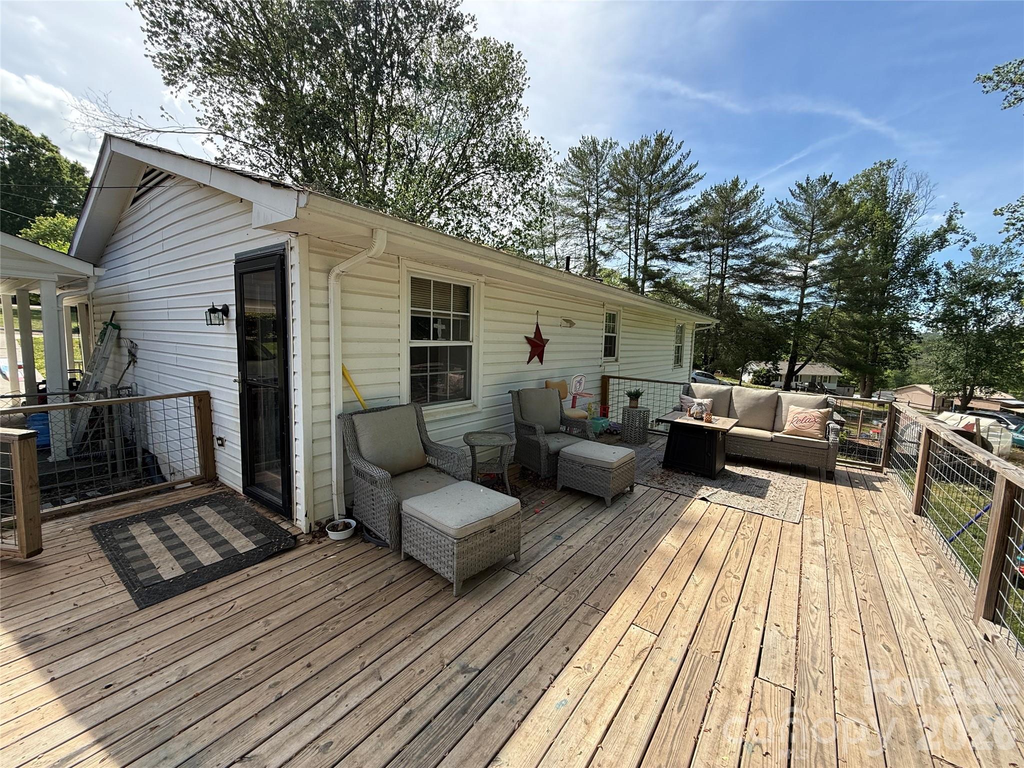 3678 Vantage Heights Circle — Lenoir