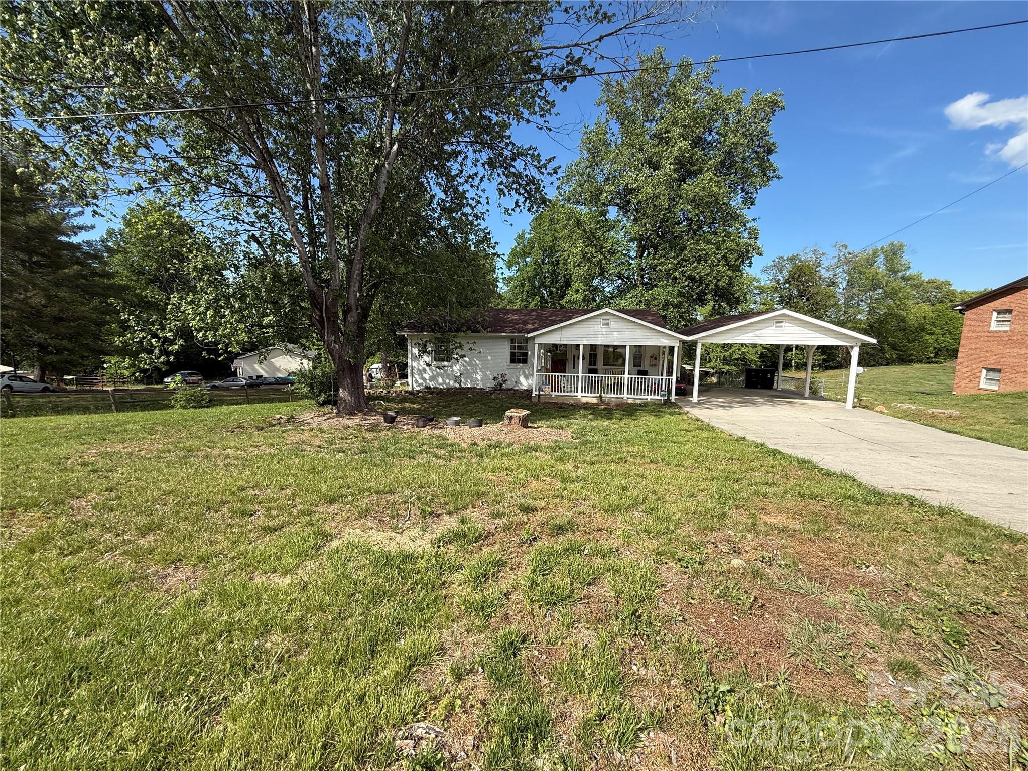3678 Vantage Heights Circle — Lenoir