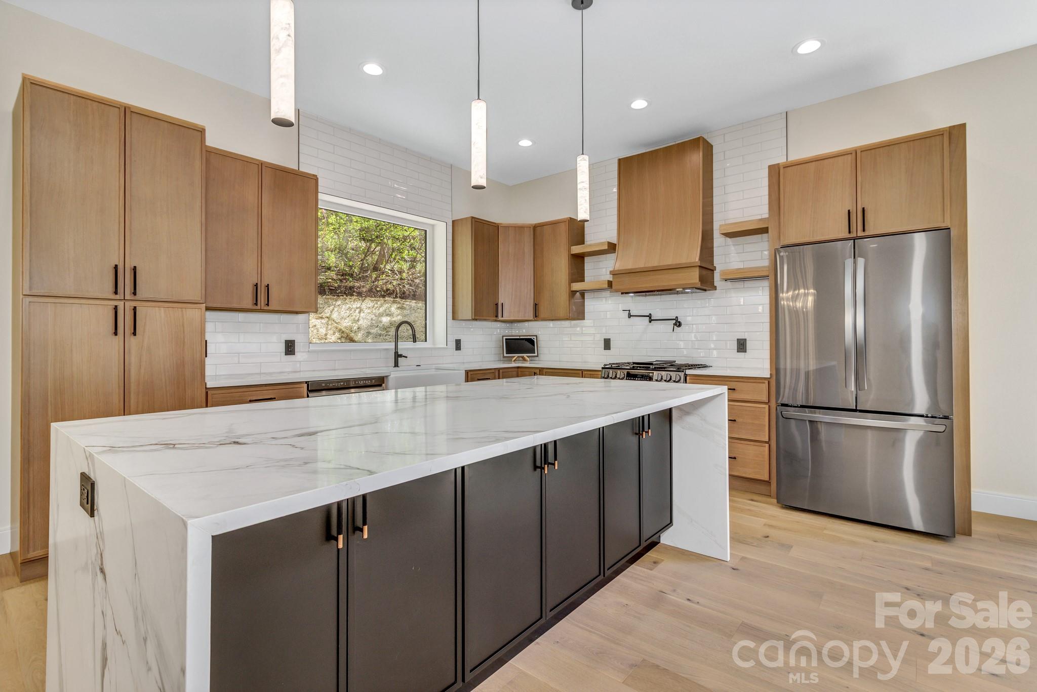 134 View Ridge Parkway — Leicester