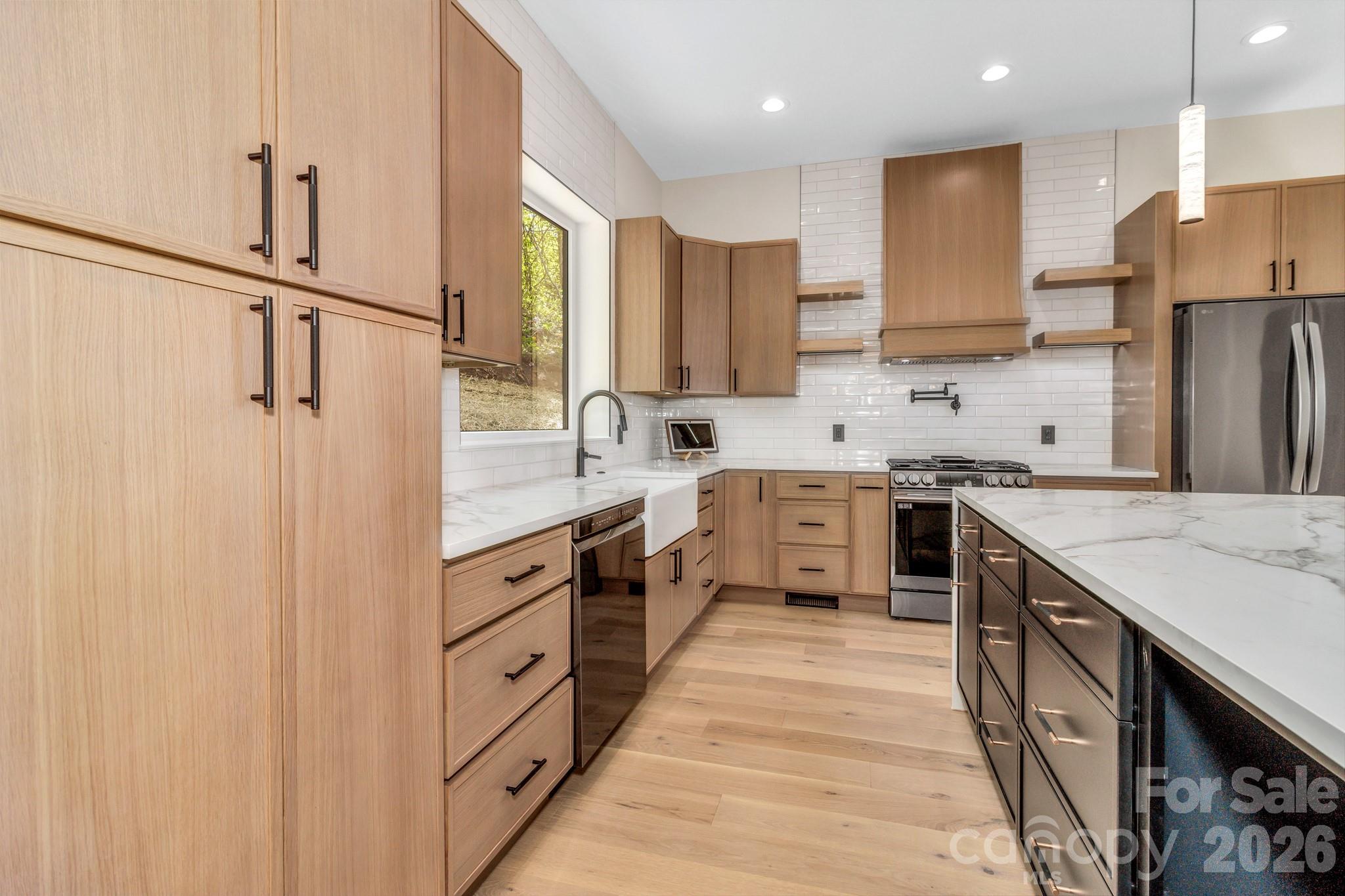 134 View Ridge Parkway — Leicester