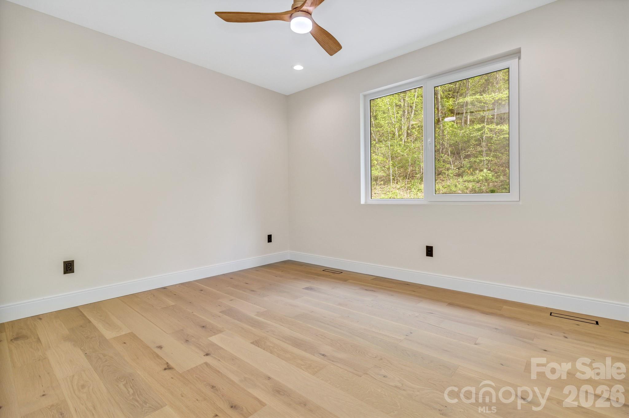 134 View Ridge Parkway — Leicester