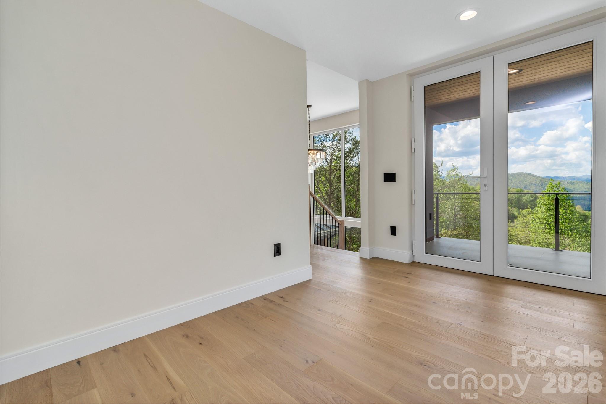 134 View Ridge Parkway — Leicester