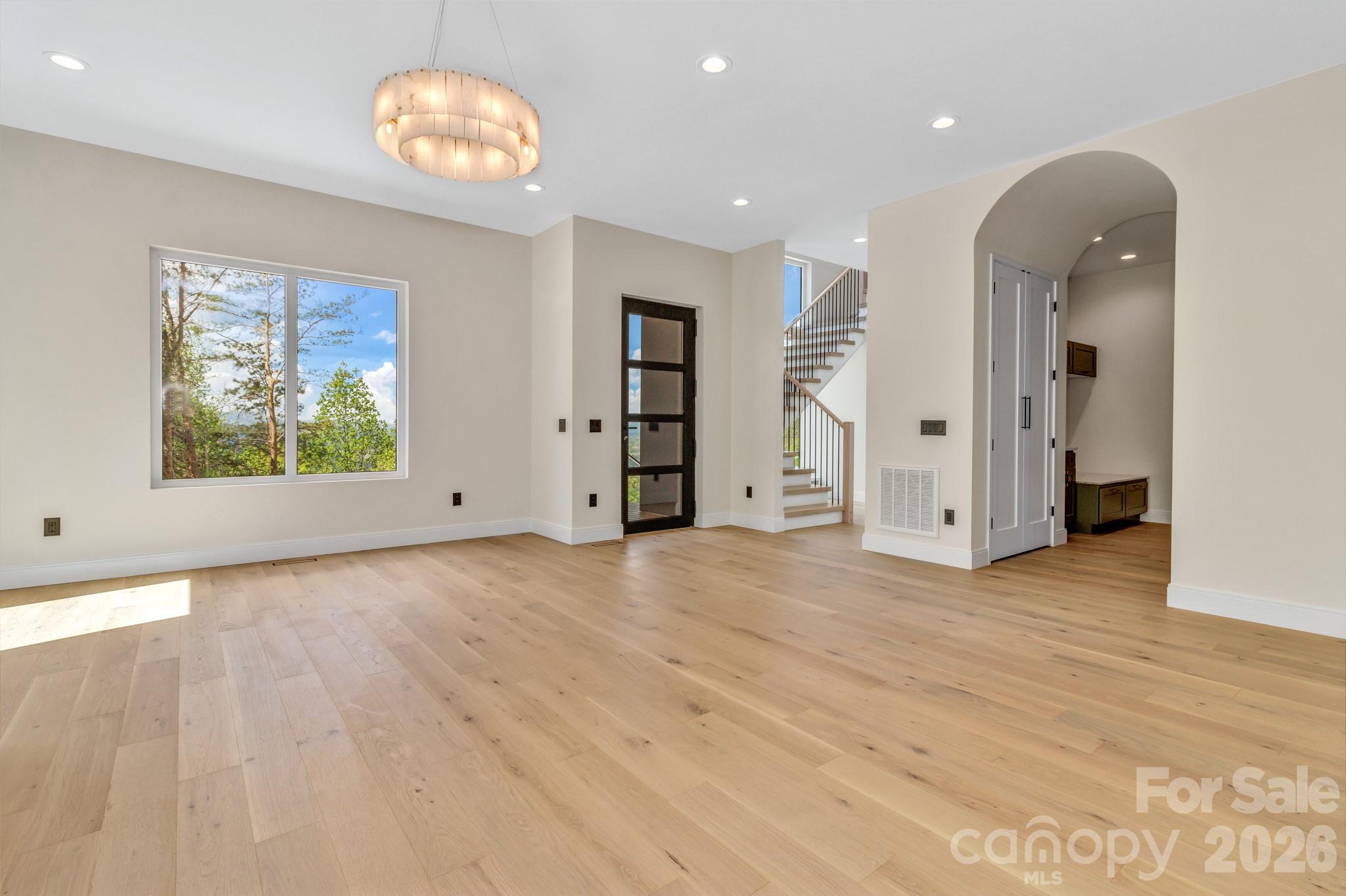 134 View Ridge Parkway — Leicester