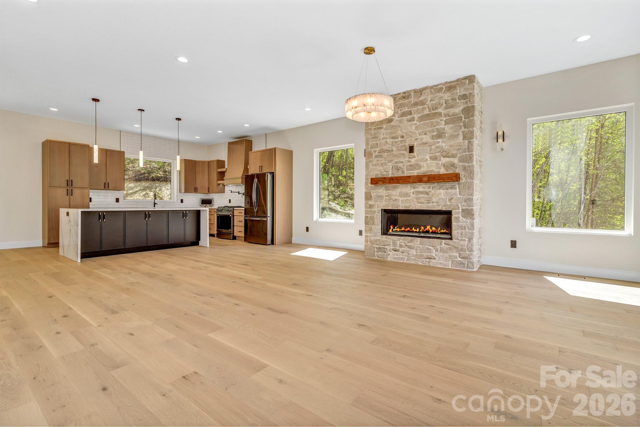 134 View Ridge Parkway — Leicester