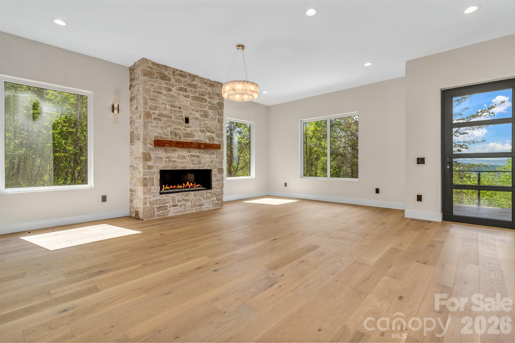 134 View Ridge Parkway — Leicester