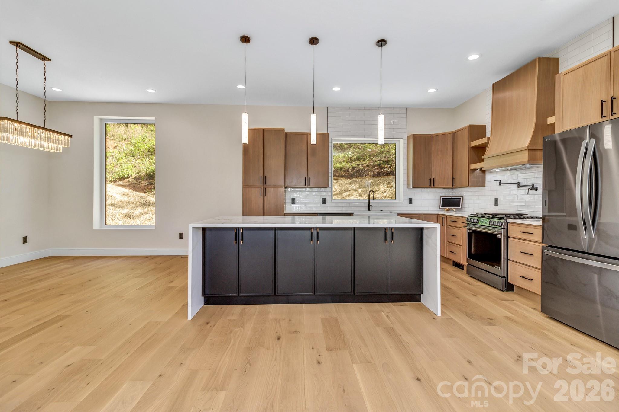 134 View Ridge Parkway — Leicester