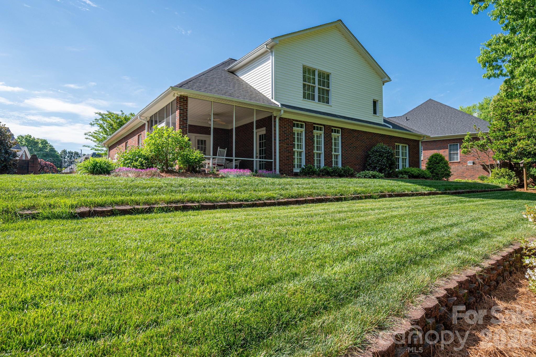1634 Elkhart Circle #31 — Gastonia