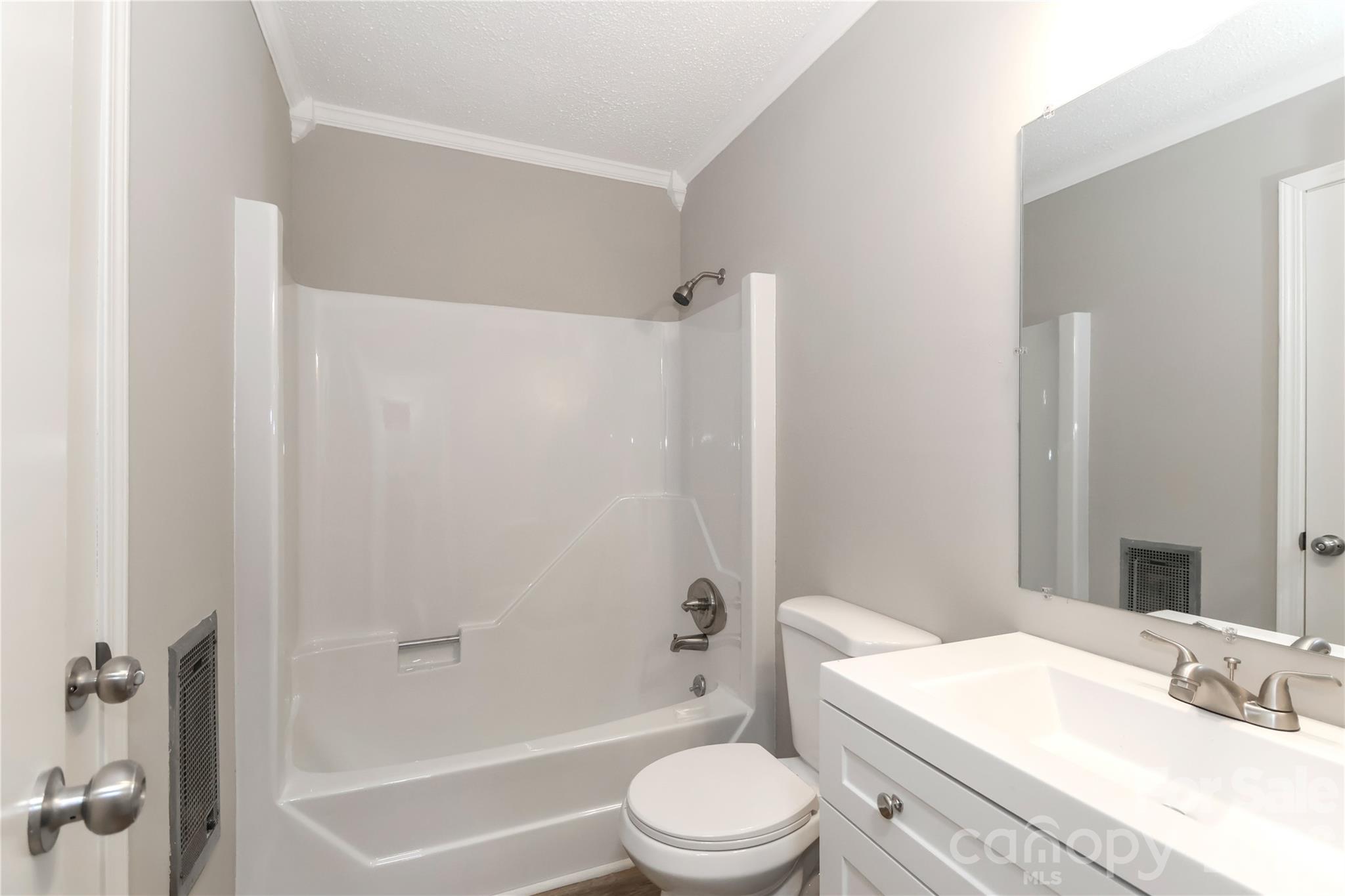 170 Hemingway Lane — Statesville