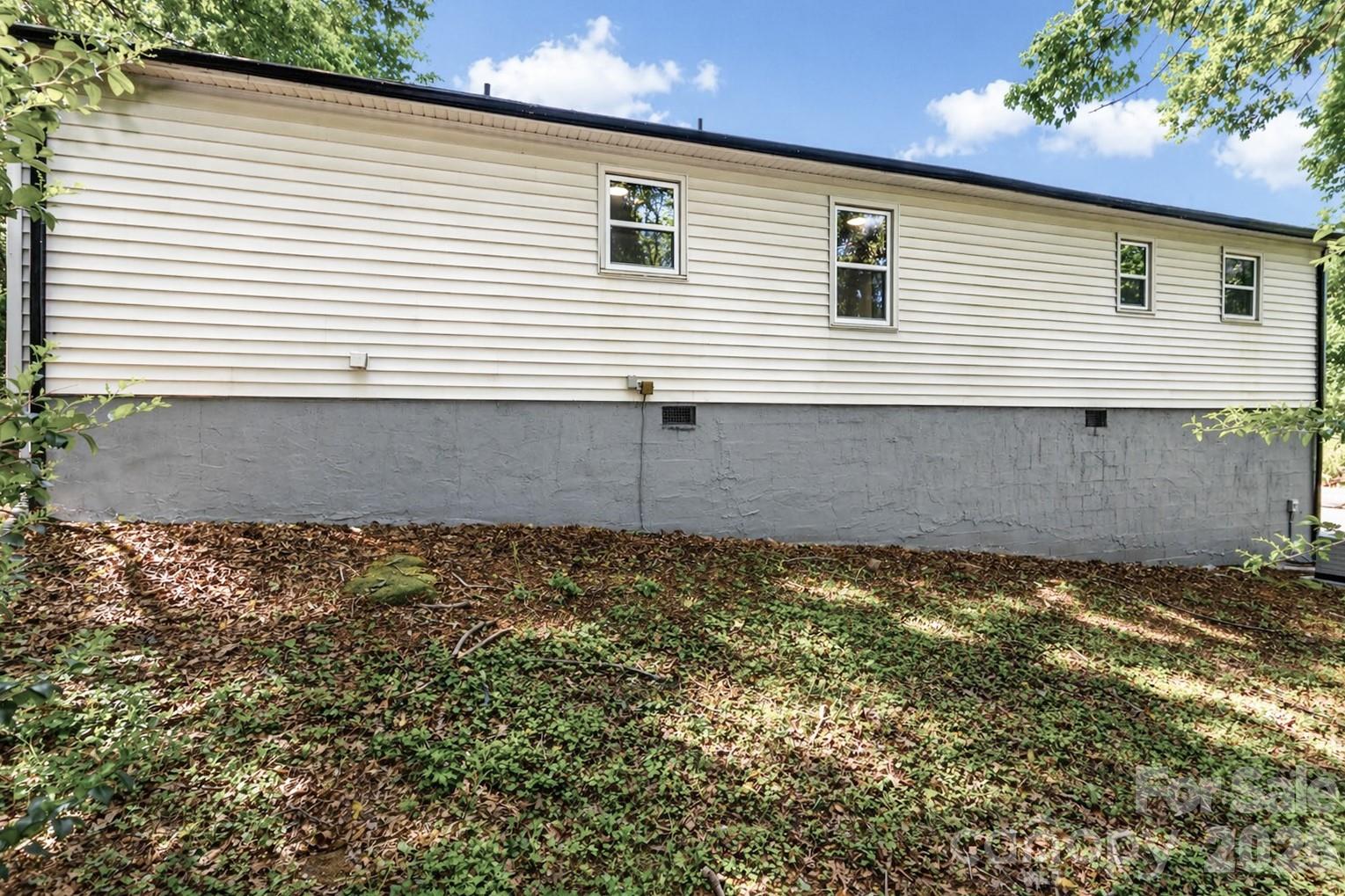 170 Hemingway Lane — Statesville