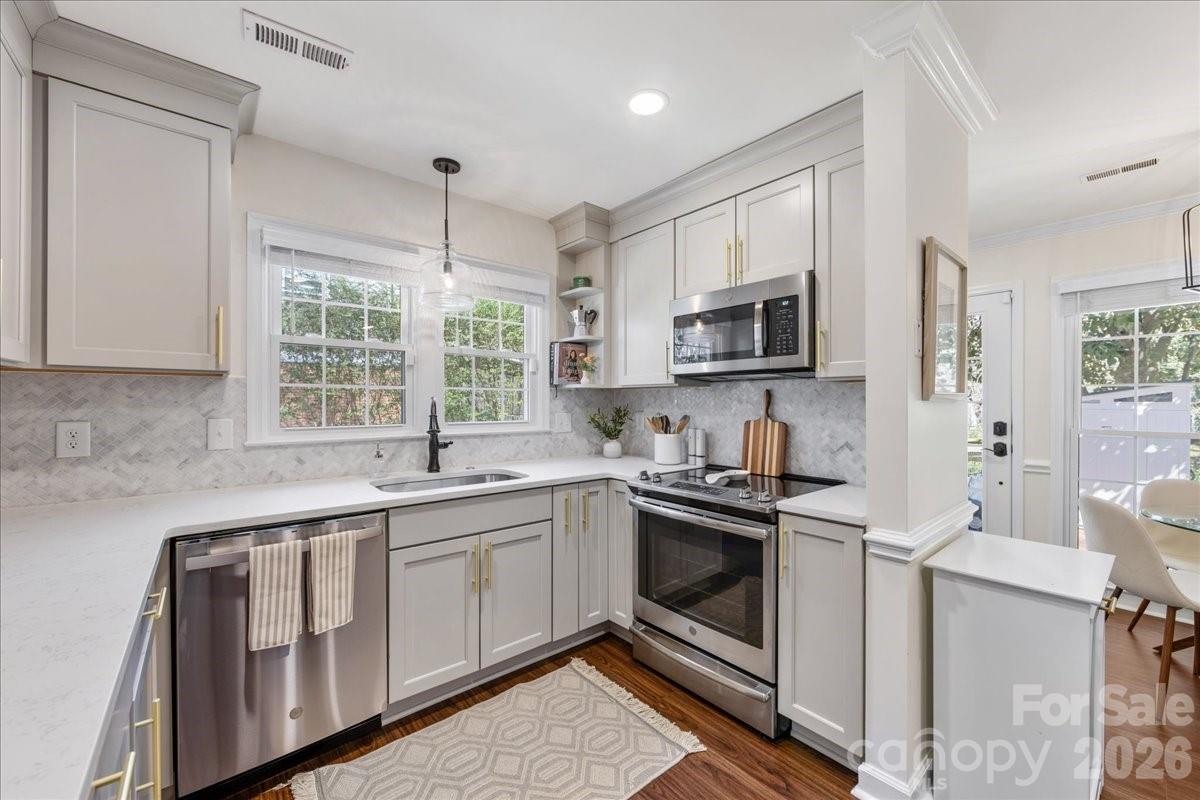 6917 Candlewyck Lane — Charlotte