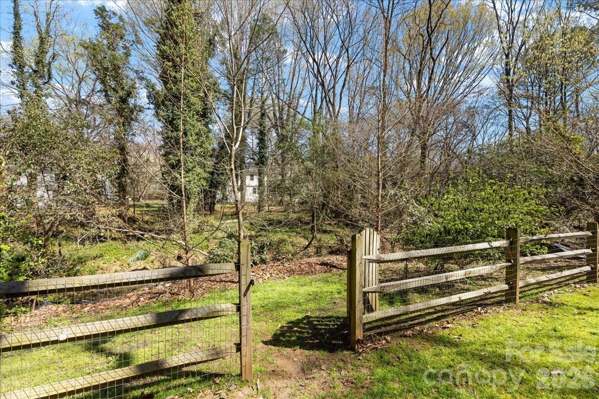 6917 Candlewyck Lane — Charlotte