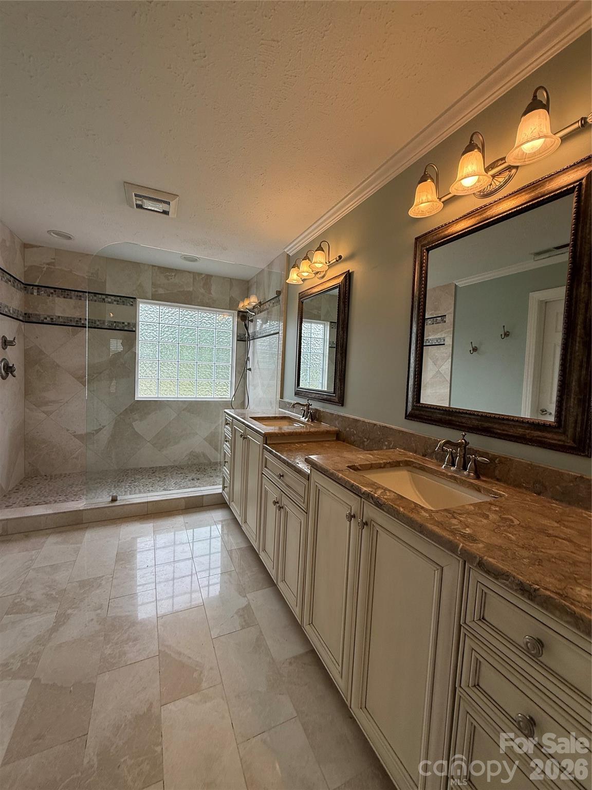 8219 Deer Drive — Harrisburg