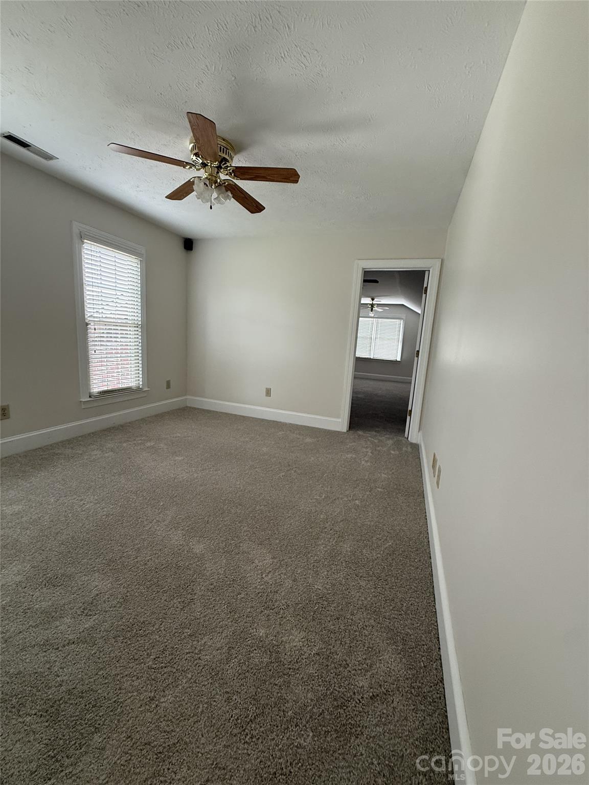 8219 Deer Drive — Harrisburg