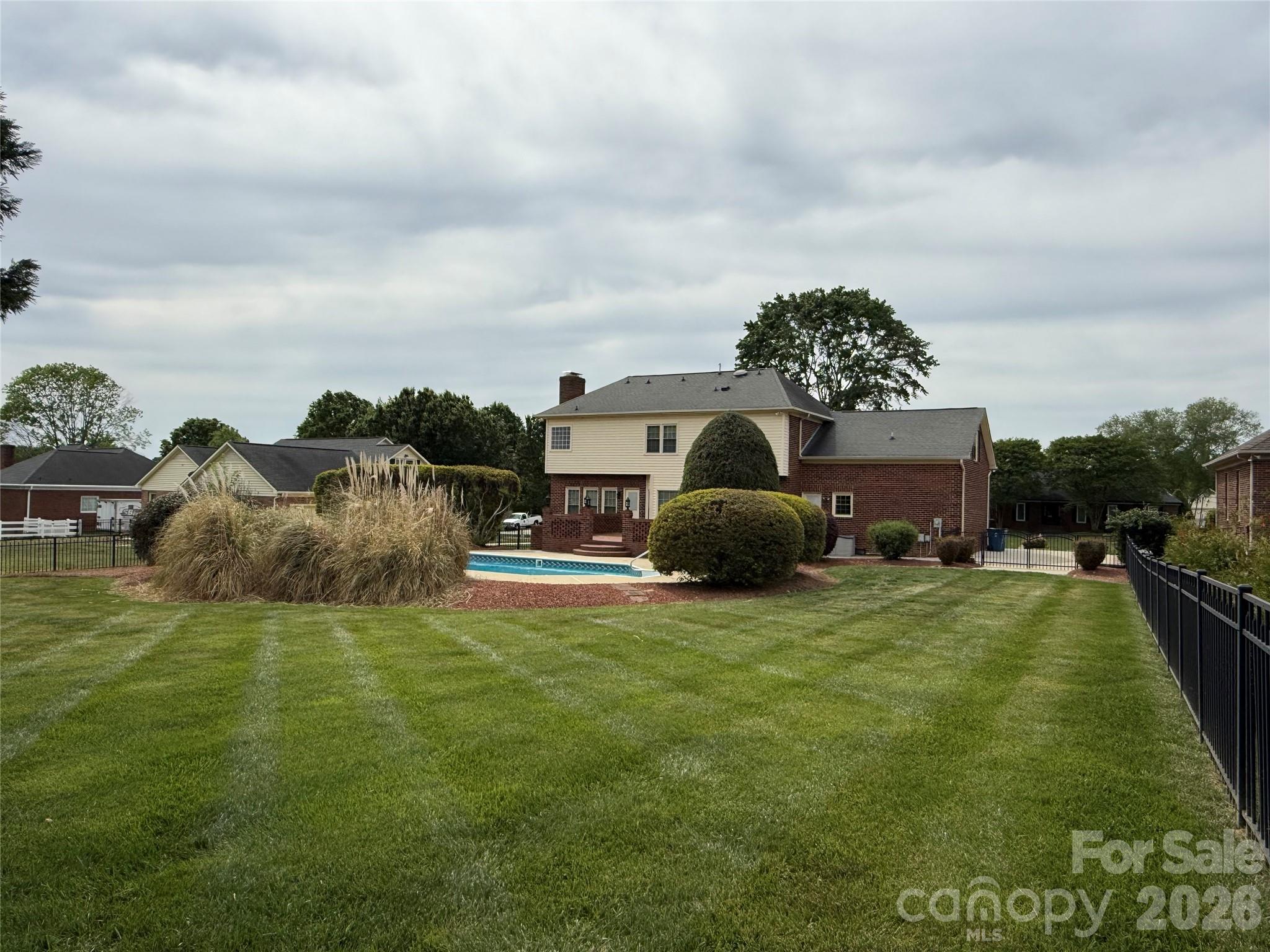 8219 Deer Drive — Harrisburg