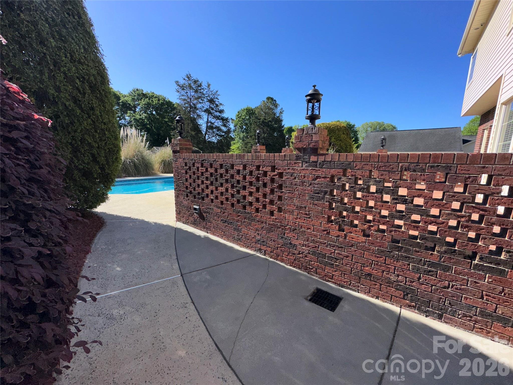 8219 Deer Drive — Harrisburg