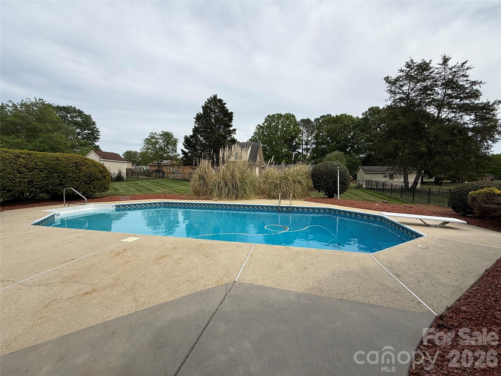 8219 Deer Drive — Harrisburg