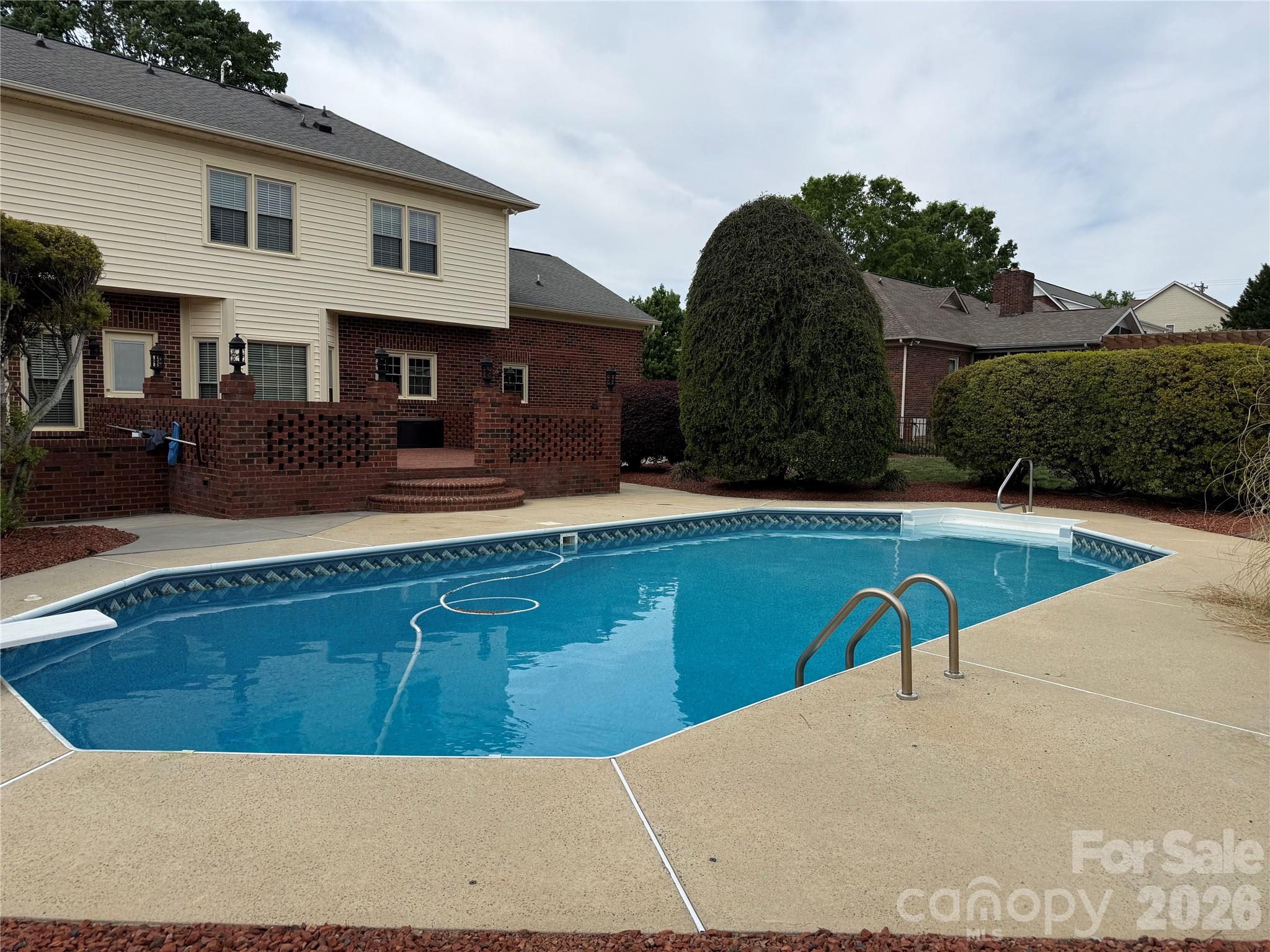 8219 Deer Drive — Harrisburg